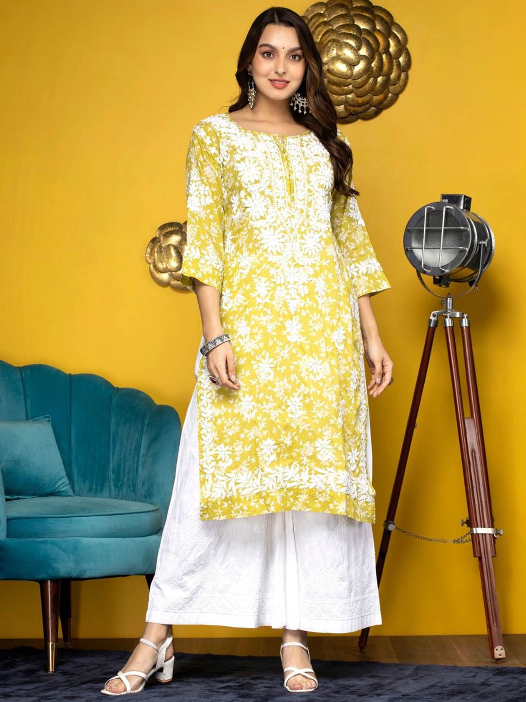 

PARAMOUNT CHIKAN Women Ethnic Motifs Embroidered Chikankari Kurta, Green