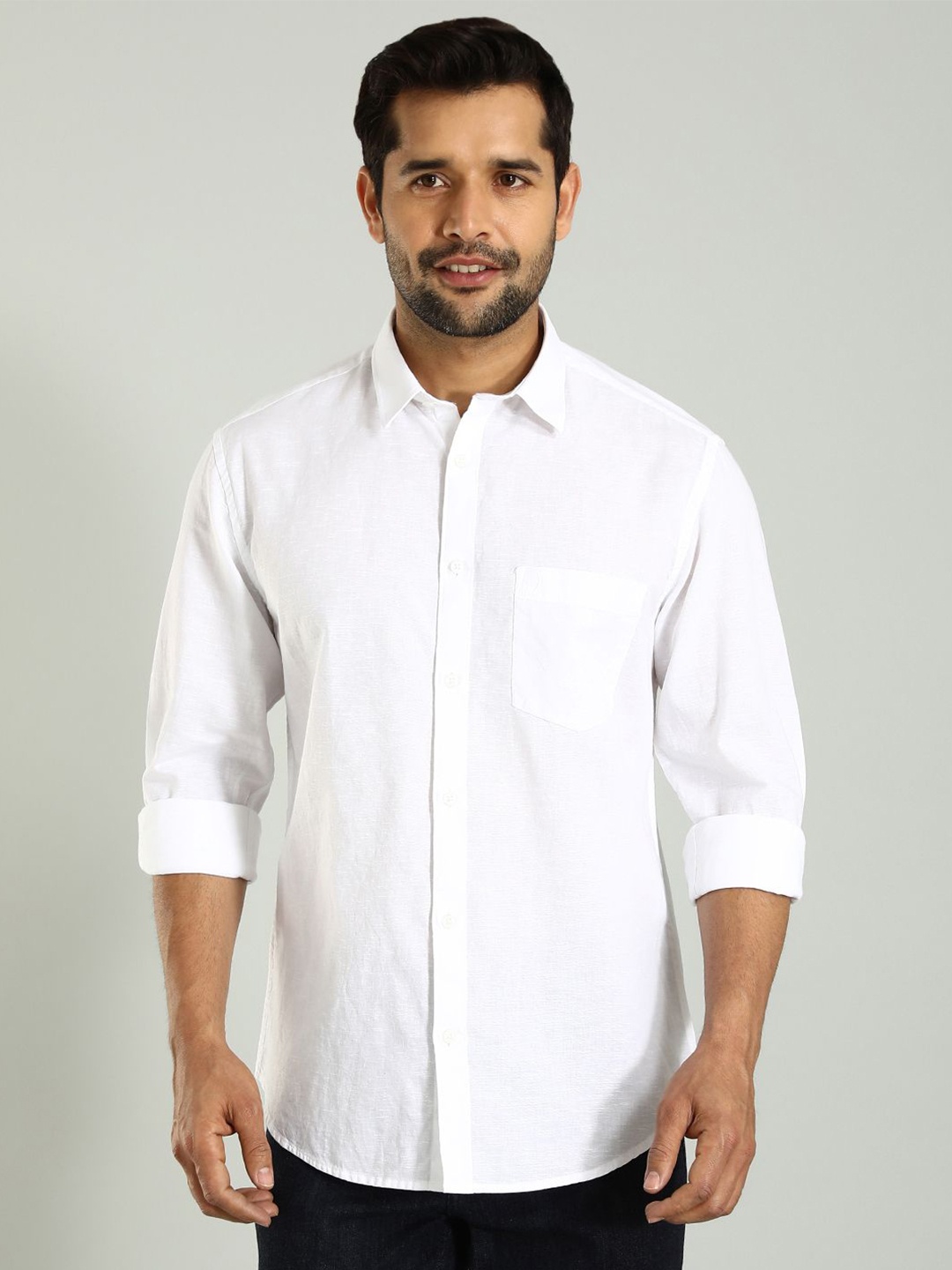 

Indian Terrain Men Classic Fit Spread Collar Solid Cotton Casual Shirt, White