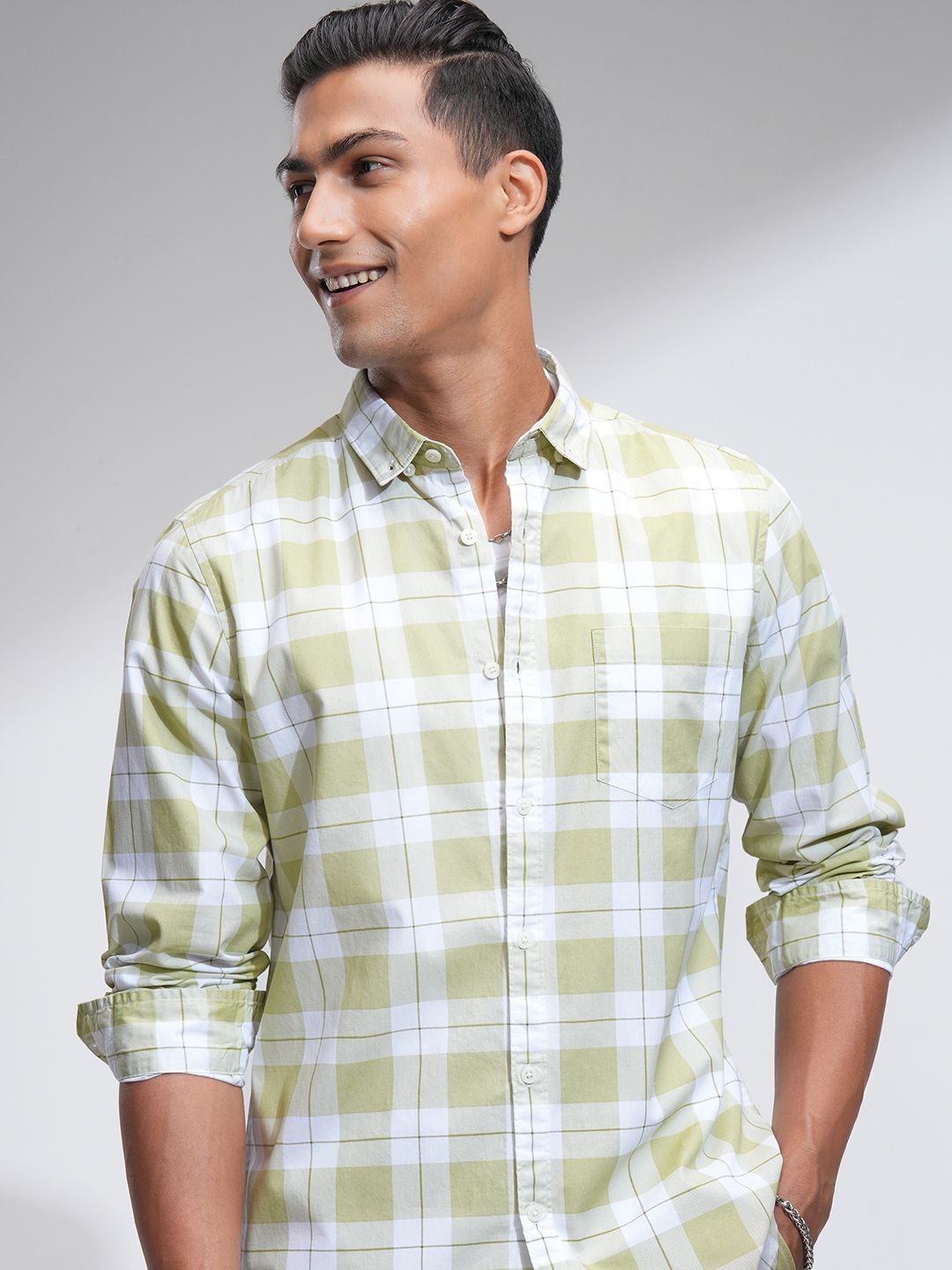 

HIGHLANDER Men Slim Fit Button-Down Collar Checked Cotton Casual Shirt, White