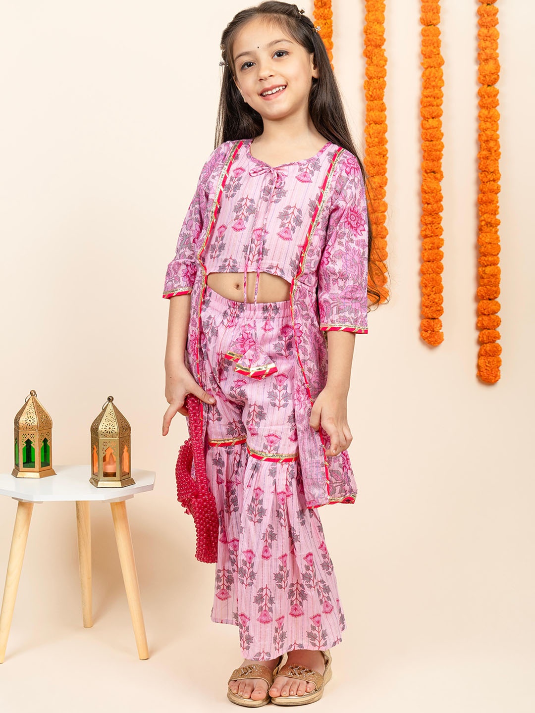 

BEBE UNICORN Girls Floral Printed Sweetheart Neck Kurta With Sharara And Jacket, Purple