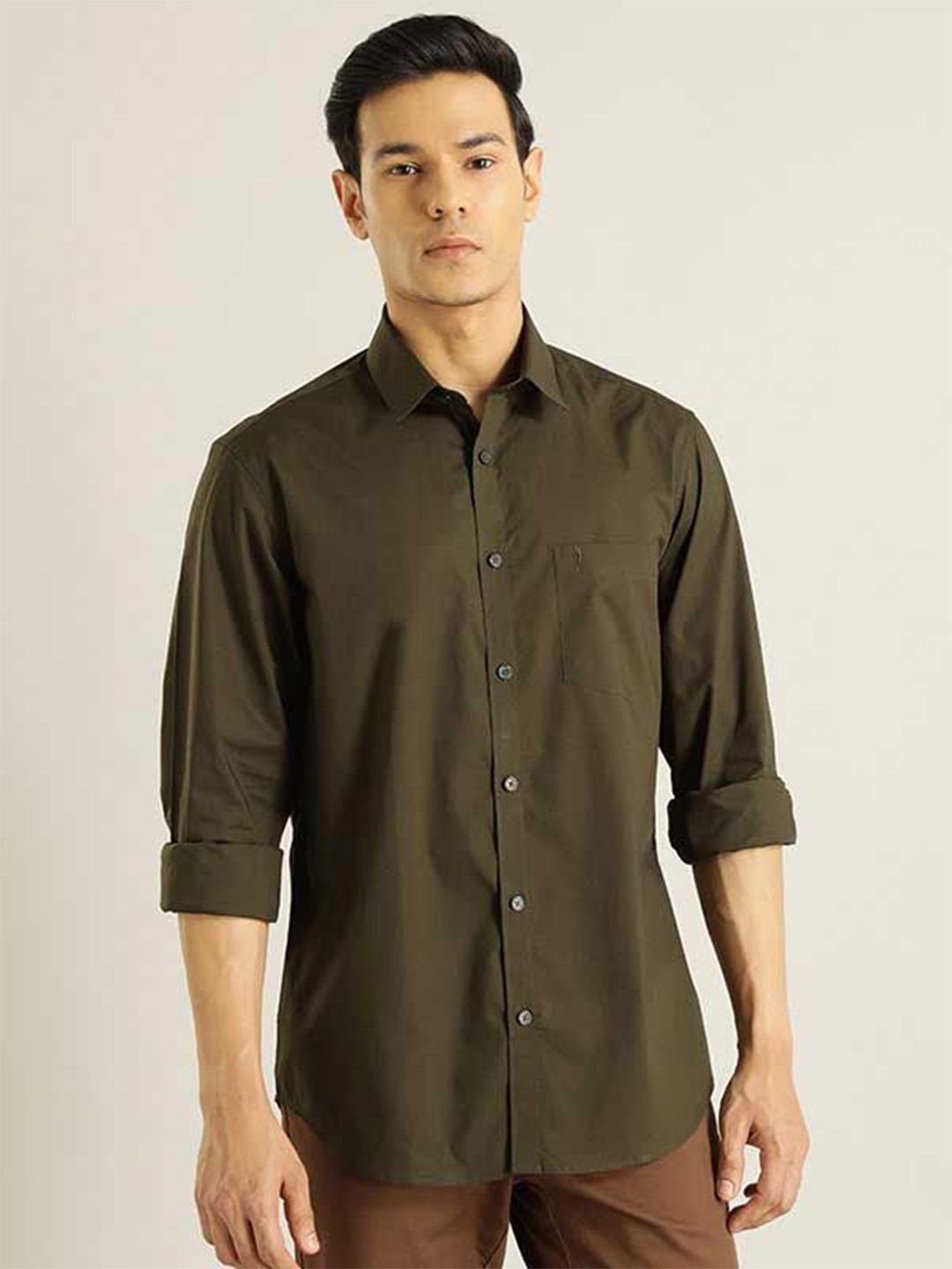 

Indian Terrain Men Classic Fit Spread Collar Solid Cotton Casual Shirt, Olive