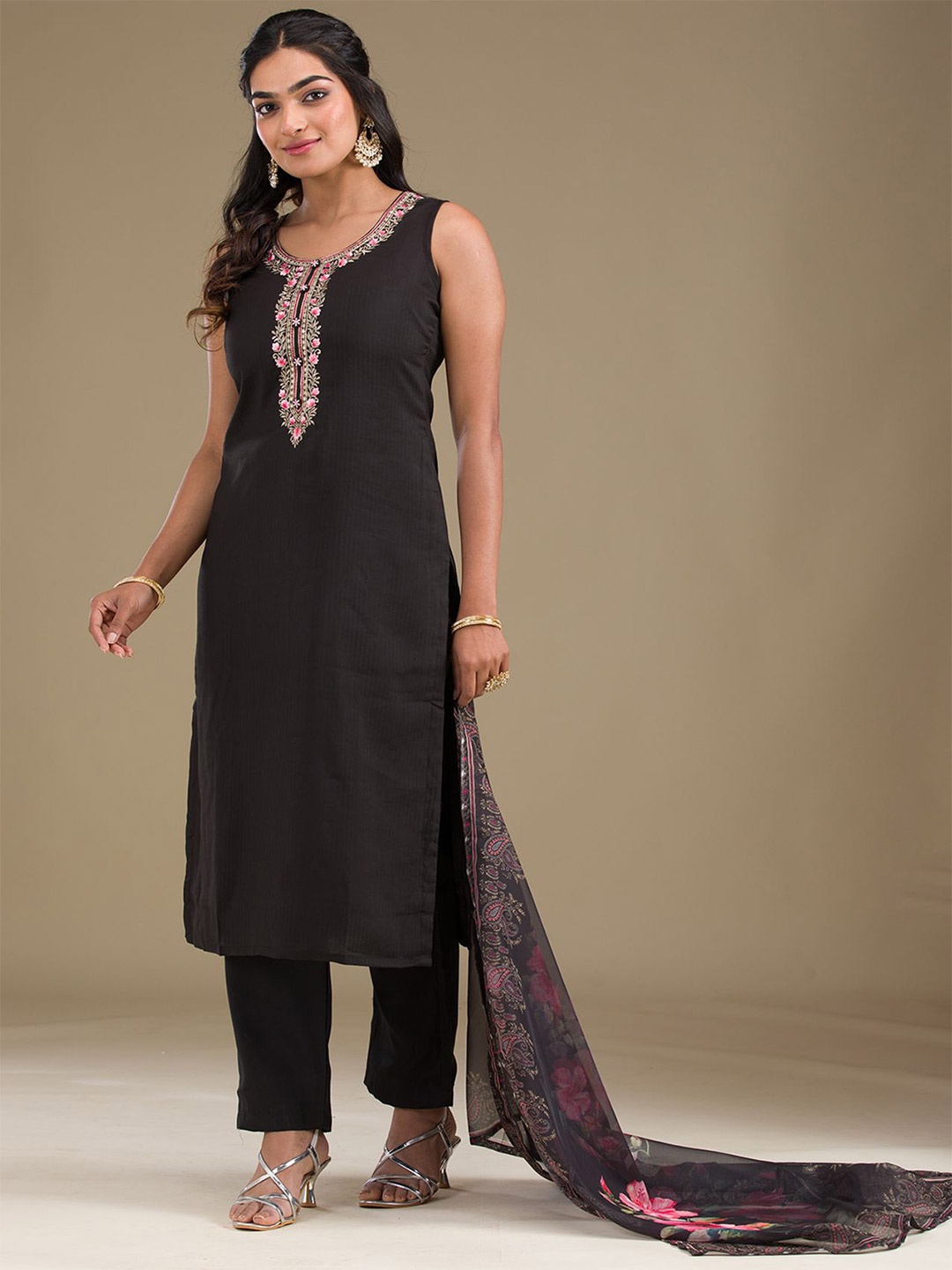 

Koskii Ethnic Motifs Yoke Design Thread Work Kurta with Trousers & Dupatta, Black