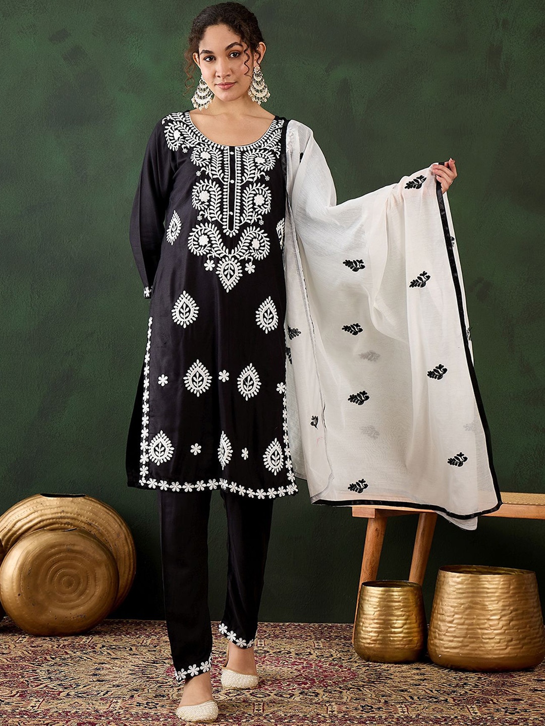 

MANVAA Floral Embroidered Round Neck kurta With Trousers And Dupatta, Black