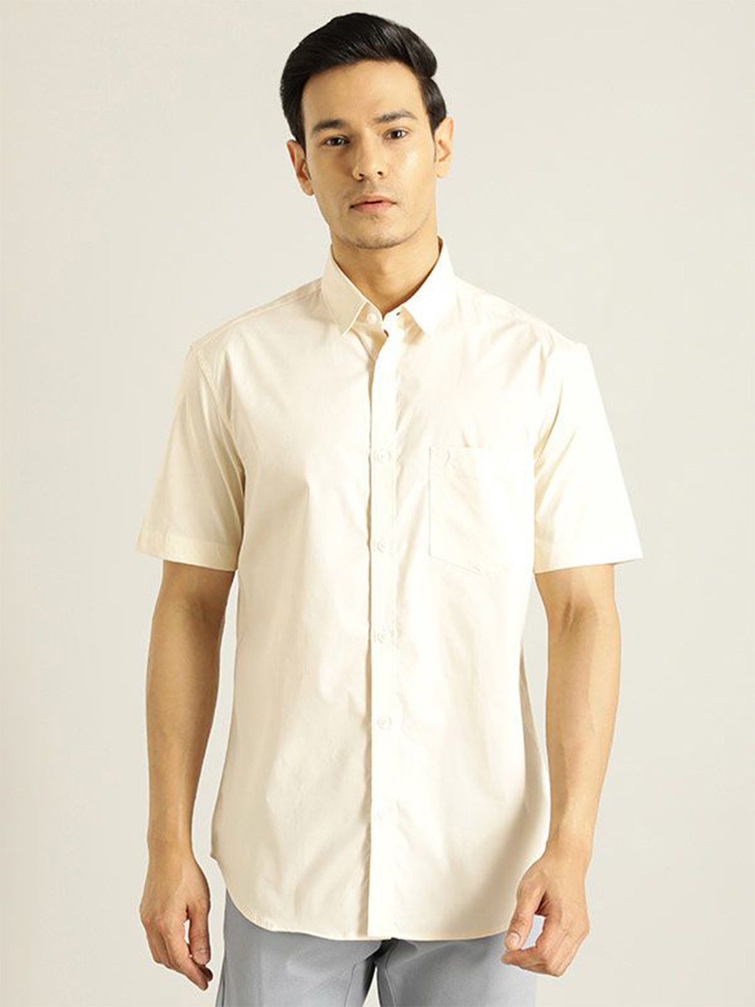

Indian Terrain Men Classic Slim Fit Spread Collar Solid Cotton Casual Shirt, White