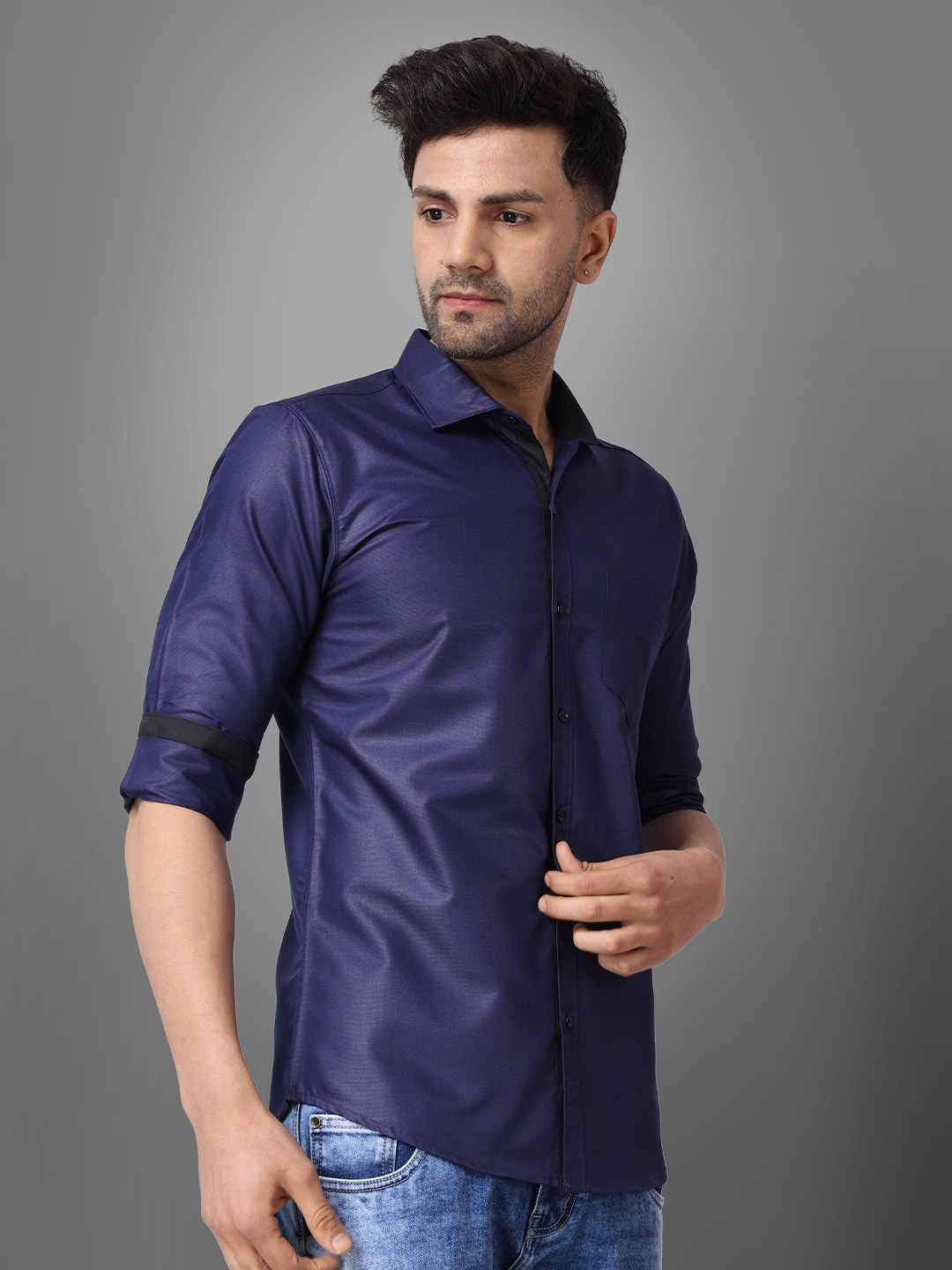 

Metronaut Men Regular Fit Spread Collar Solid Cotton Casual Shirt, Navy blue