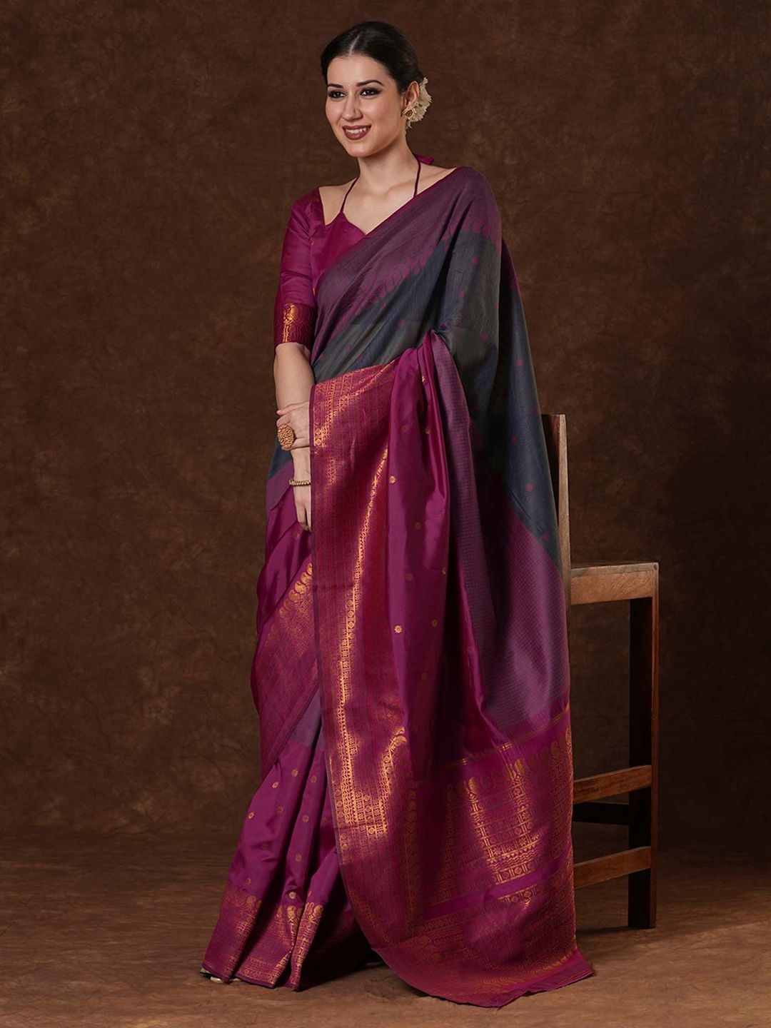 

Saree mall Checked Zari Venkatgiri Sarees, Magenta