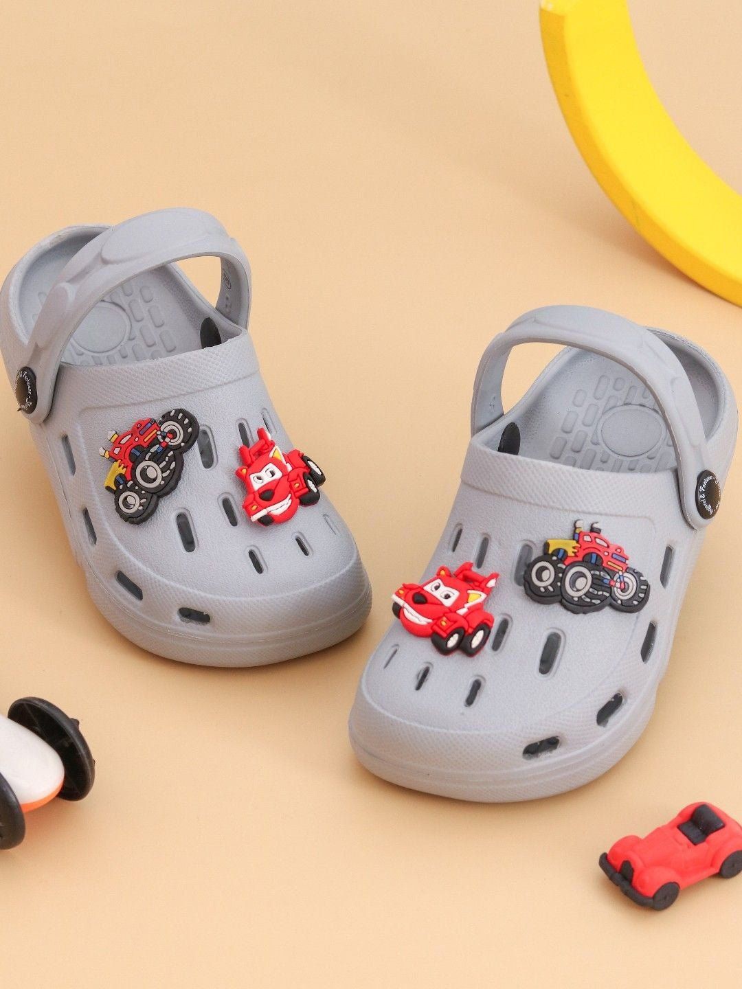 

Yellow Bee Boys Printed Rubber Clogs, Grey