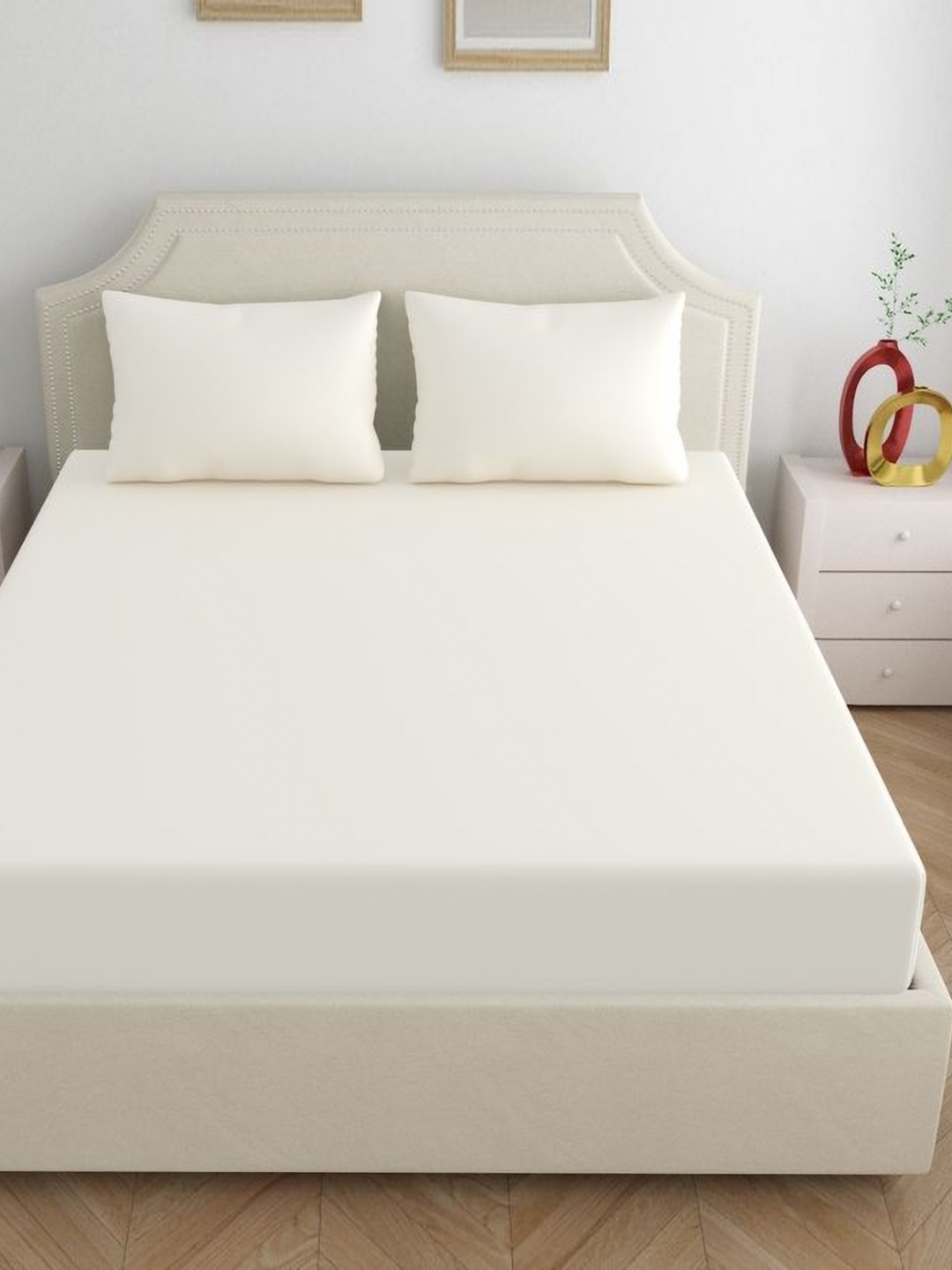 

Aura Off White 300 TC King Bedsheet Set 1.52 m x 2.28 m