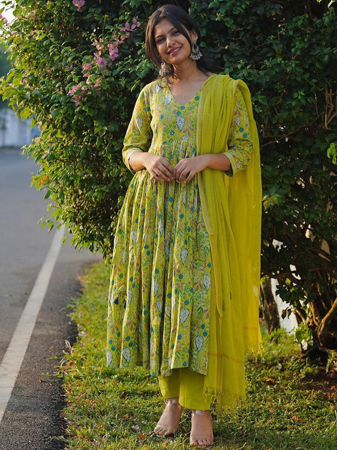 

GoSriKi Floral Printed V-Neck Anarkali Kurta With Trousers And Dupatta, Yellow