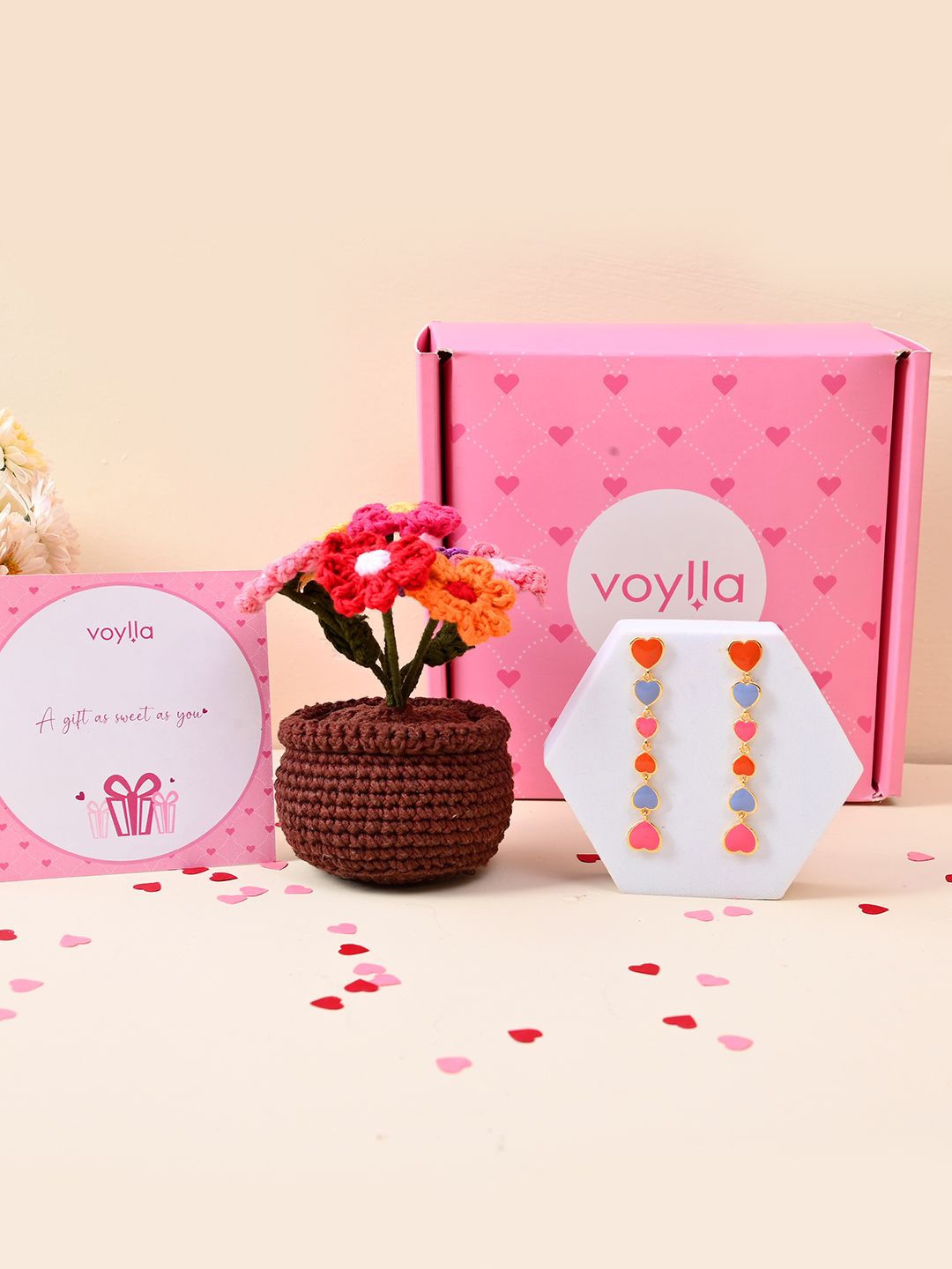 

Voylla Endless Love Valentine Hamper, Gold
