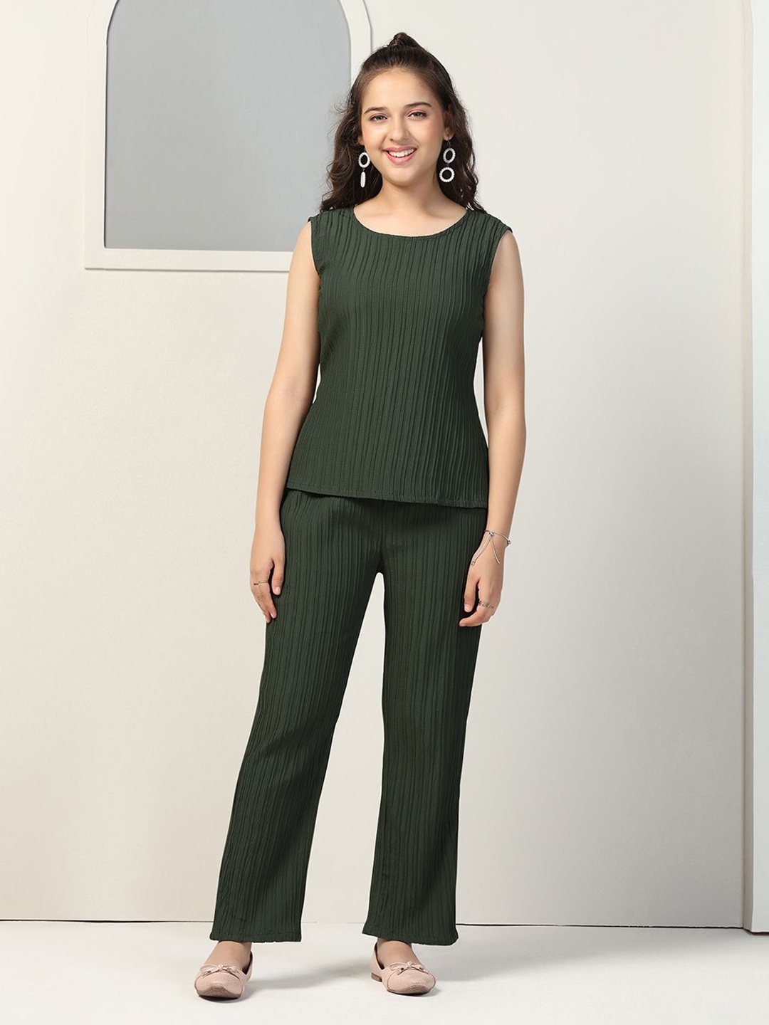 

YK Girls Round Neck Top With Trouser, Olive