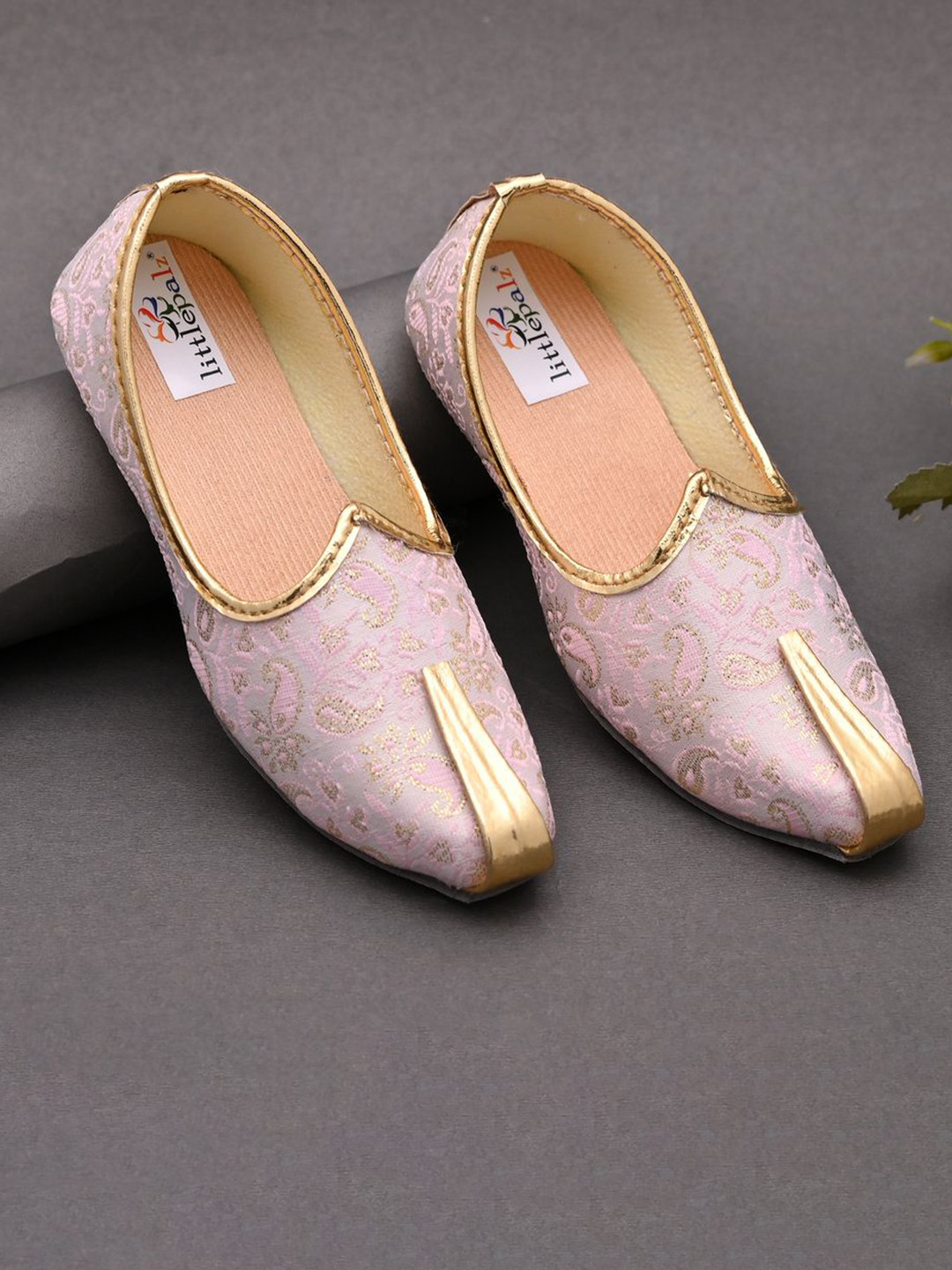 

Little Palz Boys Woven Design Ethnic Embellished Mojaris, Pink