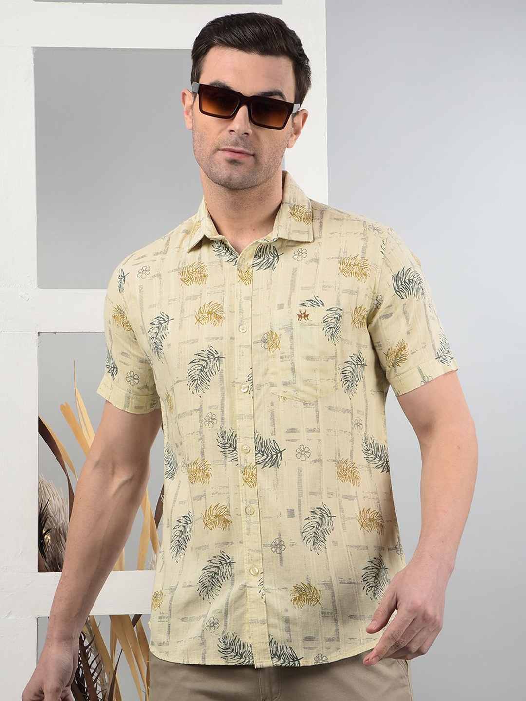 

Crimsoune Club Men Classic Slim Fit Spread Collar Floral Printed Cotton Casual Shirt, Beige