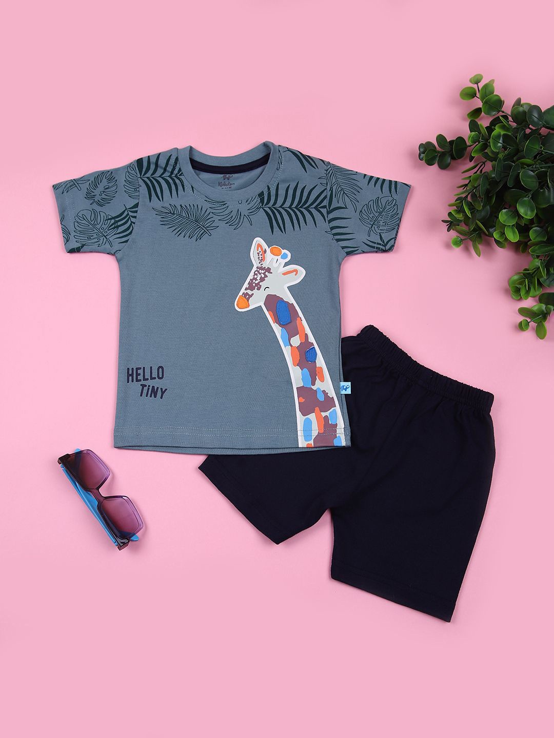 

V-Mart Infant Boys Printed T-shirt With Shorts, Green