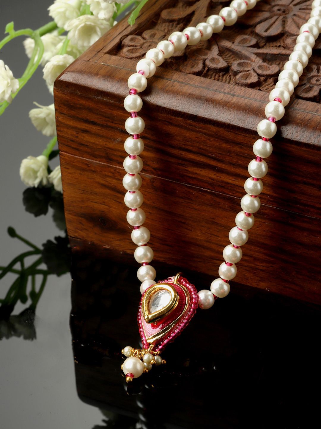 

DUGRISTYLE Dahlia Gold-Plated Kundan Studded & Pearls Beaded Minimal Necklace, White
