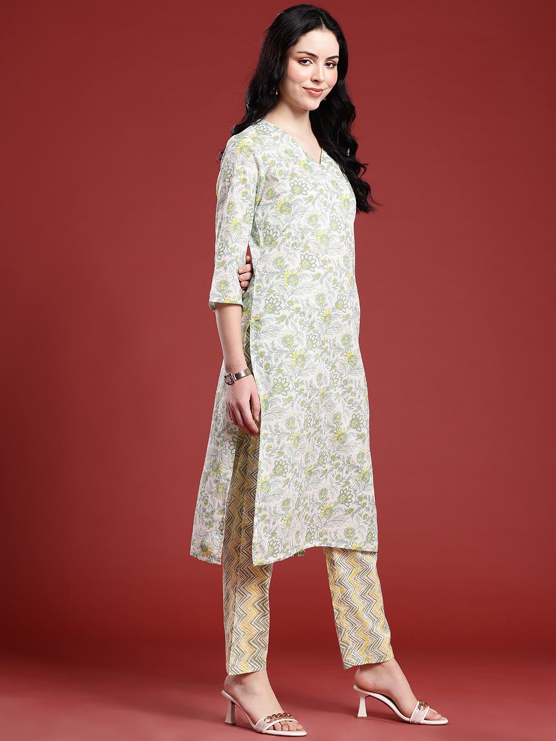 

Anouk Floral Printed Regular Pure Cotton Kurta with Trousers & With Dupatta, White