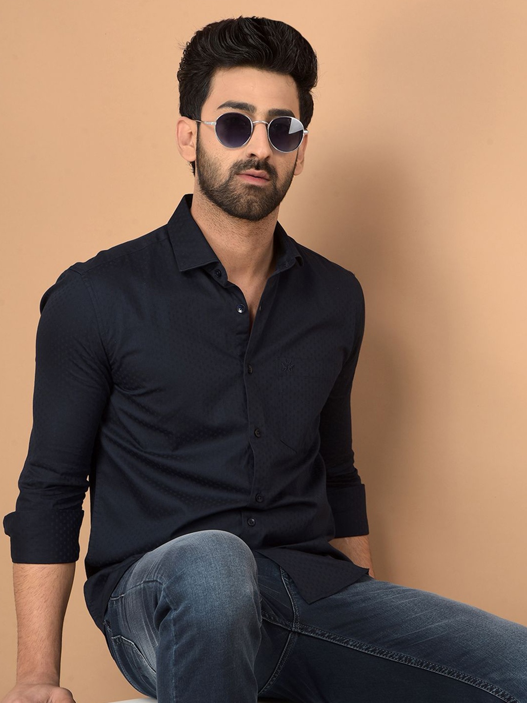 

Crimsoune Club Men Classic Slim Fit Abstract Printed Cotton Casual Shirt, Navy blue