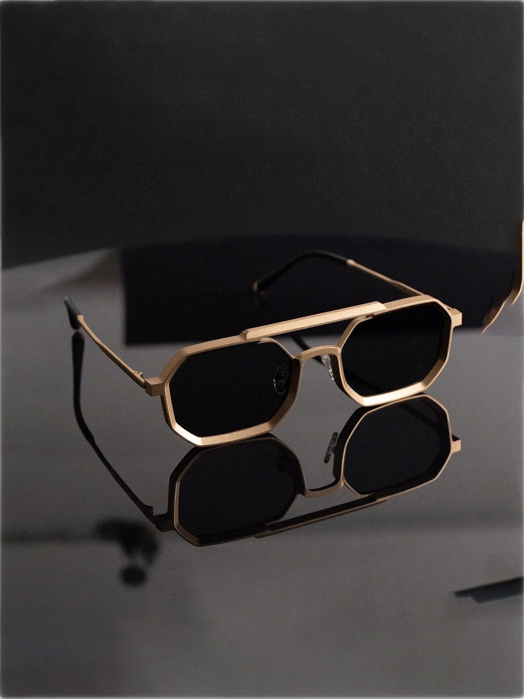 

FUNGLASSES Unisex Rectangle Sunglasses with UV Protected Lens 222 GOLD BLACK