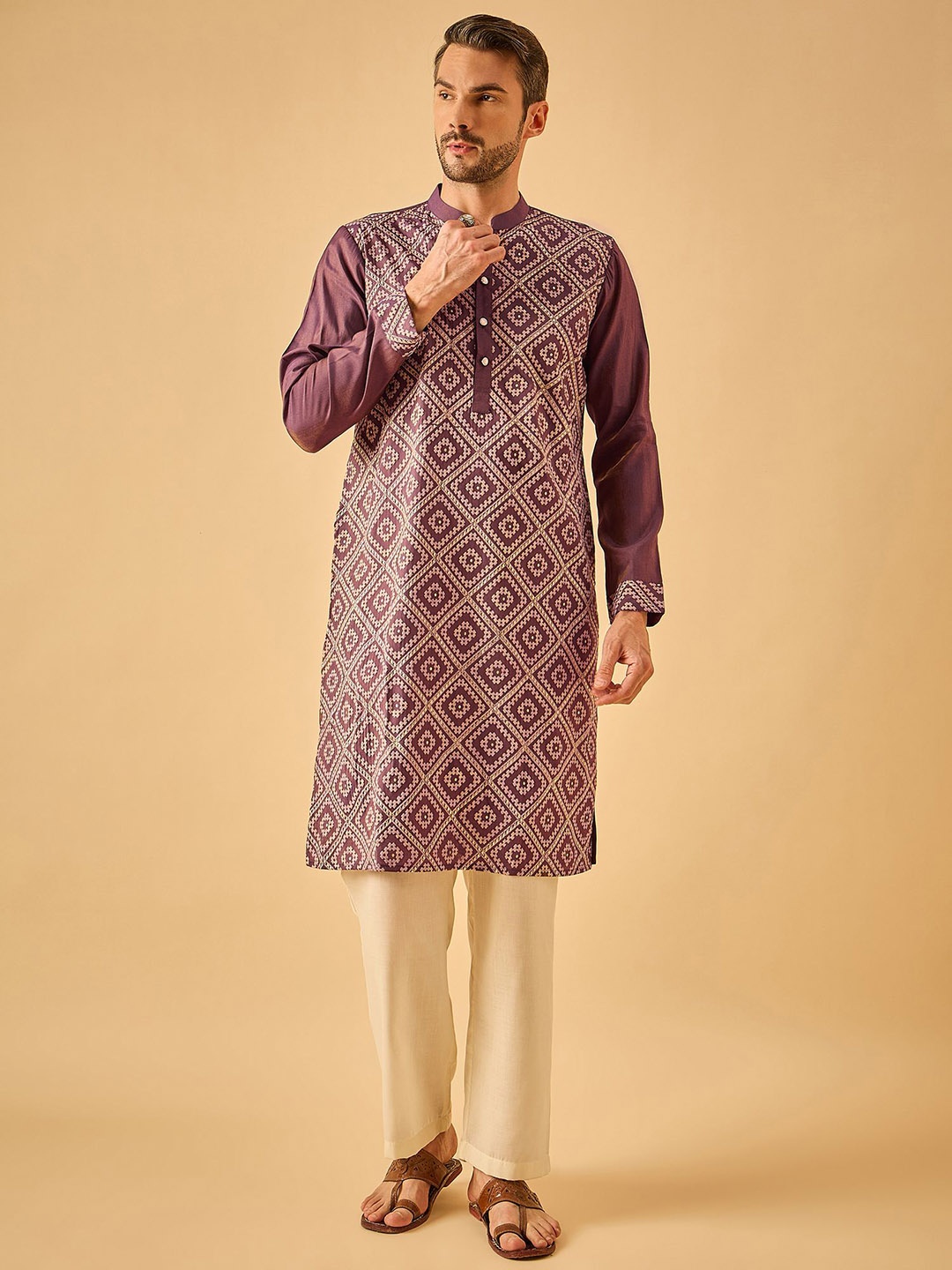 

House of Pataudi Geometric Printed Mandarin Collar Foil Print Straight Kurta, Violet