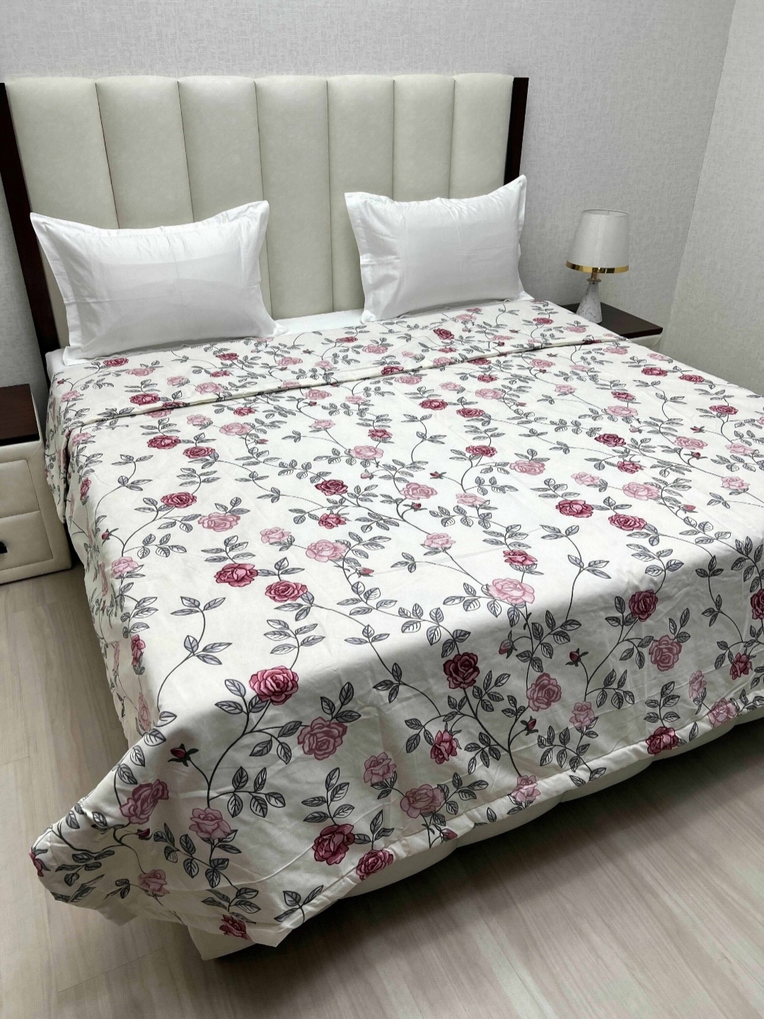 

Pure Decor Comfy White Printed 300 GSM Microfiber AC Room Double King Bed Comforter