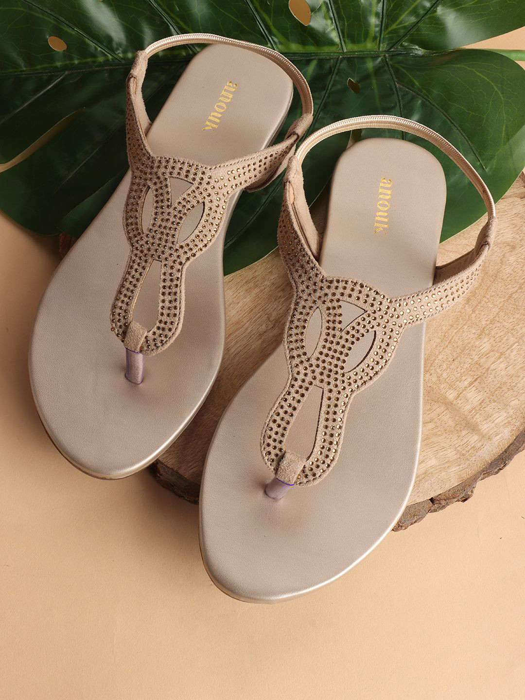 

Anouk Women Ethnic T-Strap Flats, Gold