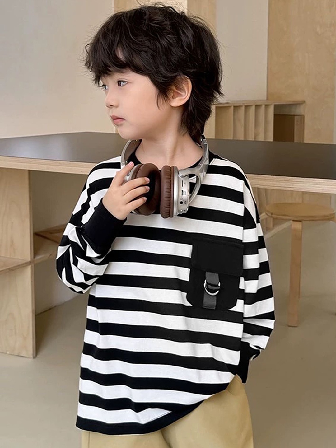 

LULU & SKY Boys Striped Round Neck Cotton Oversized T-shirt, Black