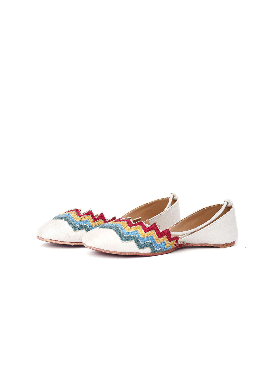 

Saagah Women Embroidered Leather Mojaris, White