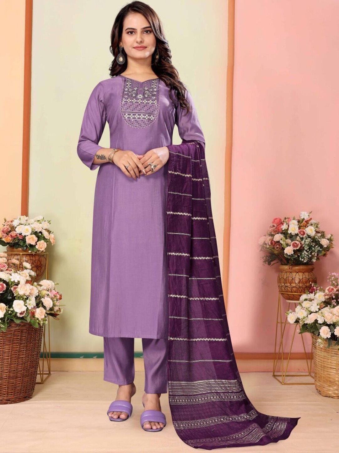 

DIVASTRI Embroidered Round Neck Sequinned Kurta With Trousers & Dupatta, Lavender