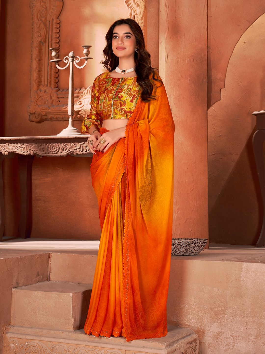 

DIVASTRI Floral Printed Mirror Work Saree With Unstitched Blouse Piece, Orange