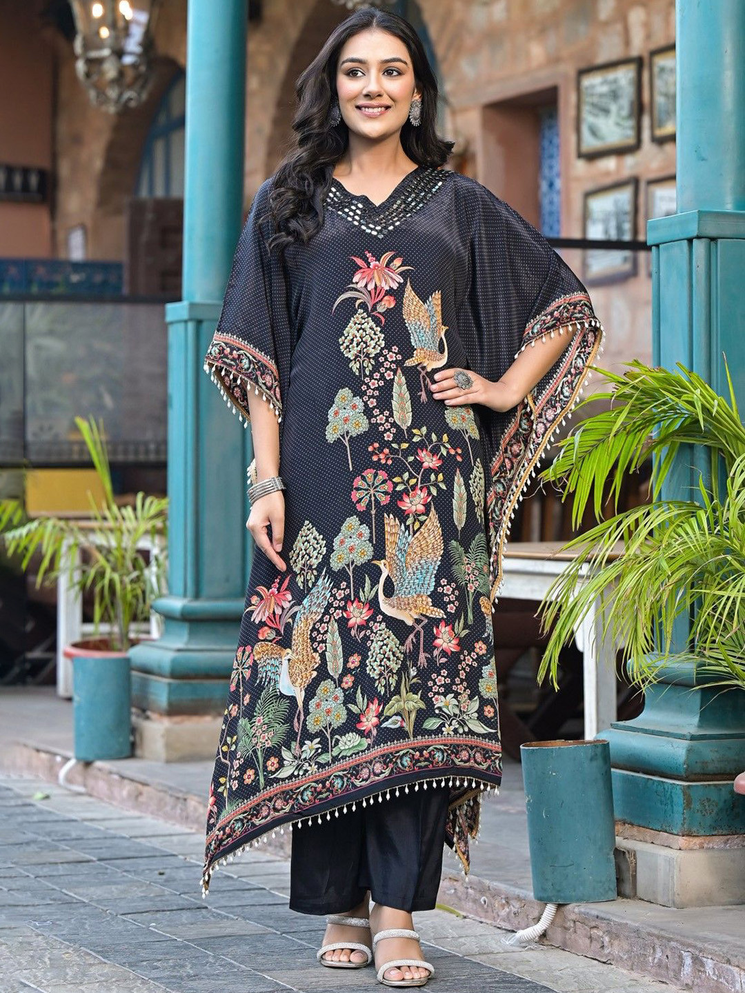 

AUTUMN LANE Floral Printed V-Neck Kaftan Kurta With Trouser, Black
