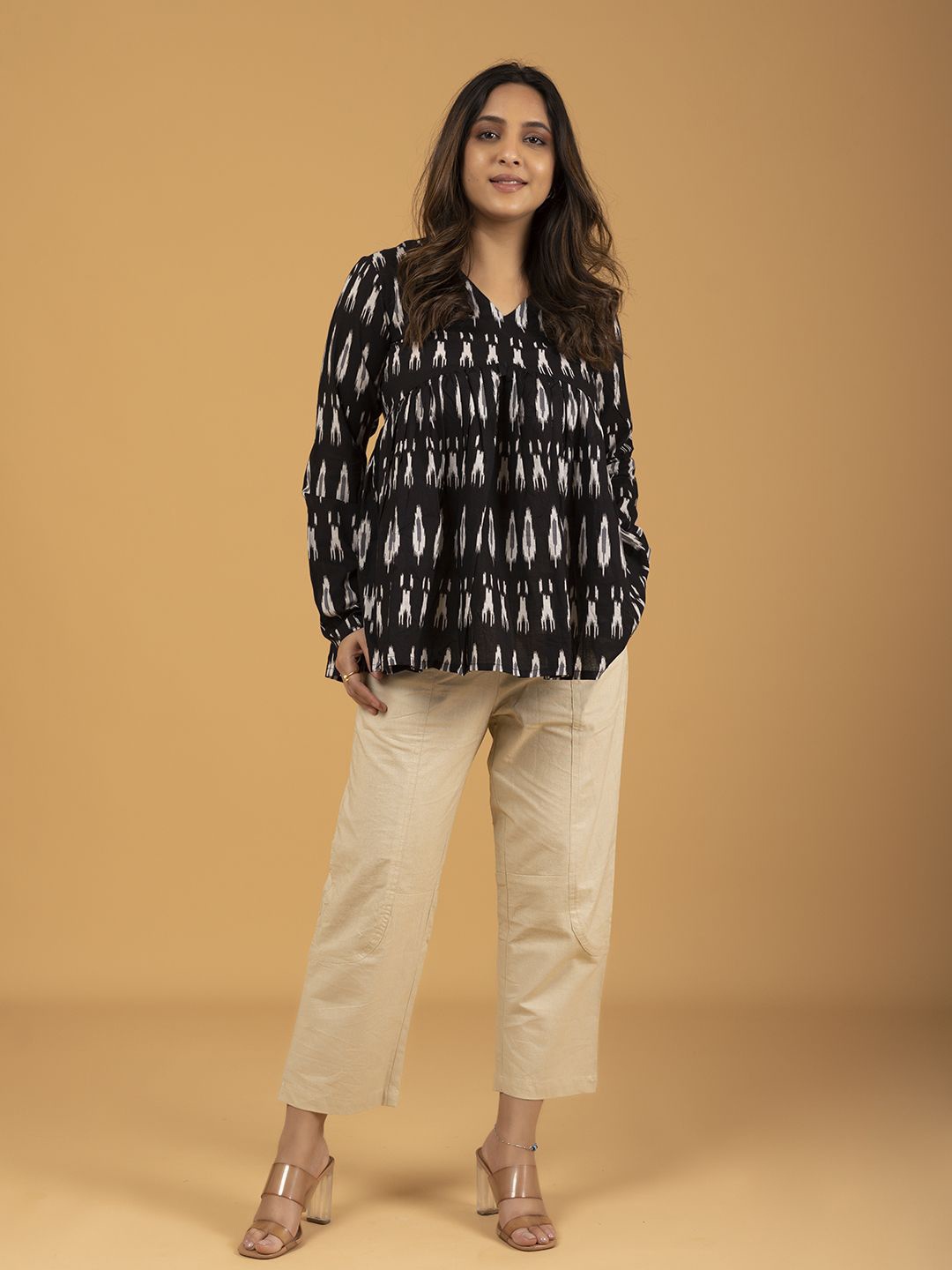 

SPARSA Women Abstract Printed V-Neck Long Sleeves Cotton Empire Top, Black