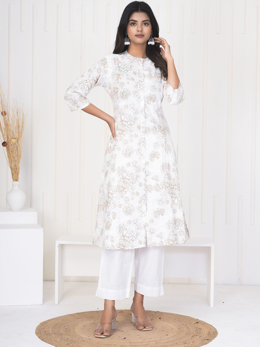 

GATIM Women Floral Printed Straight Cotton Kurta, White