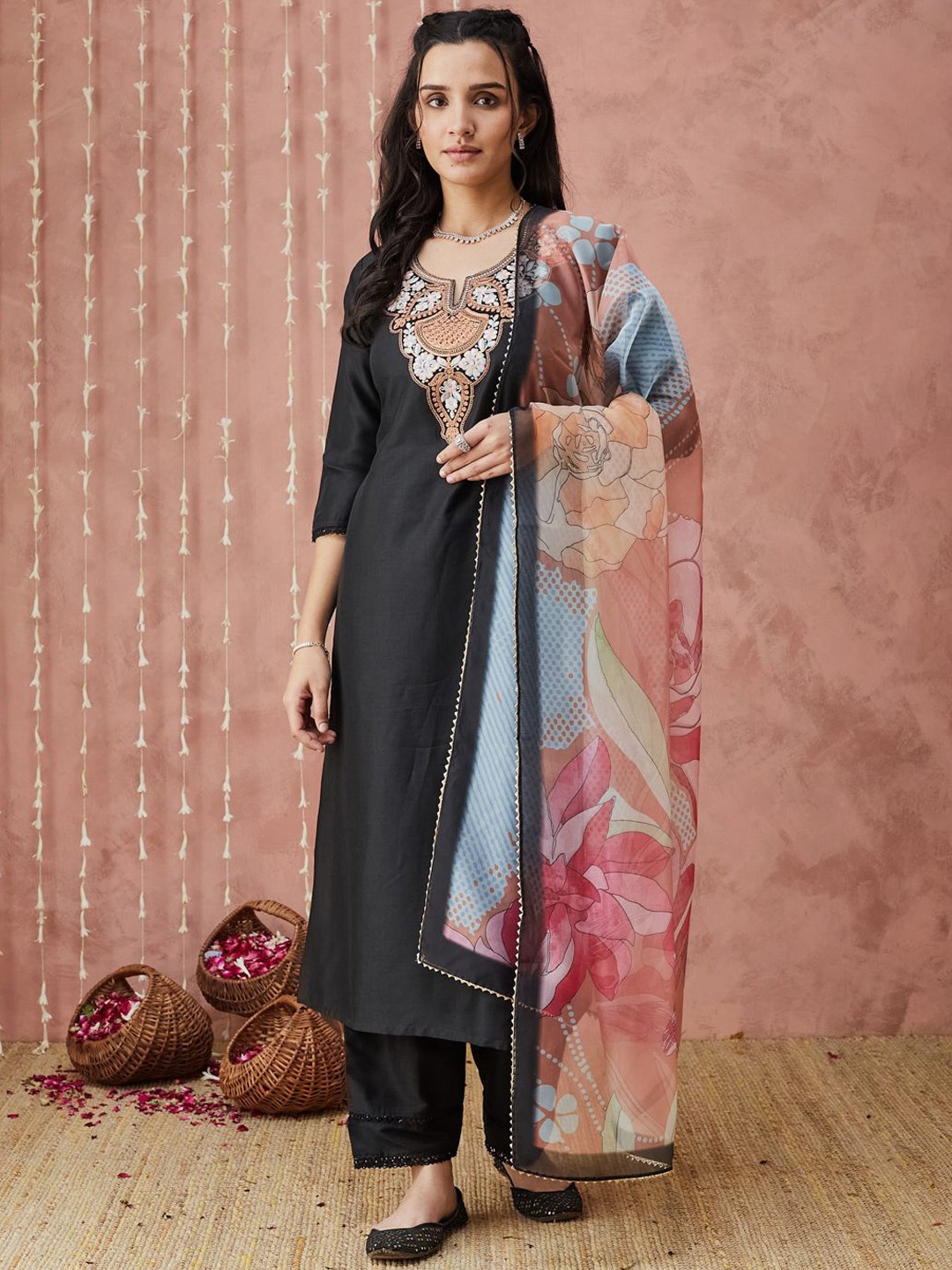 

SANSKAR Floral Embroidered Notch Neck Sequinned Straight Kurta With Trouser & Dupatta, Black