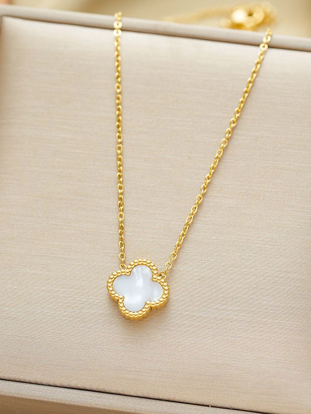 

MEENAZ Stainless Steel Gold-Plated Artificial Stones Studded Minimal Clover Chain