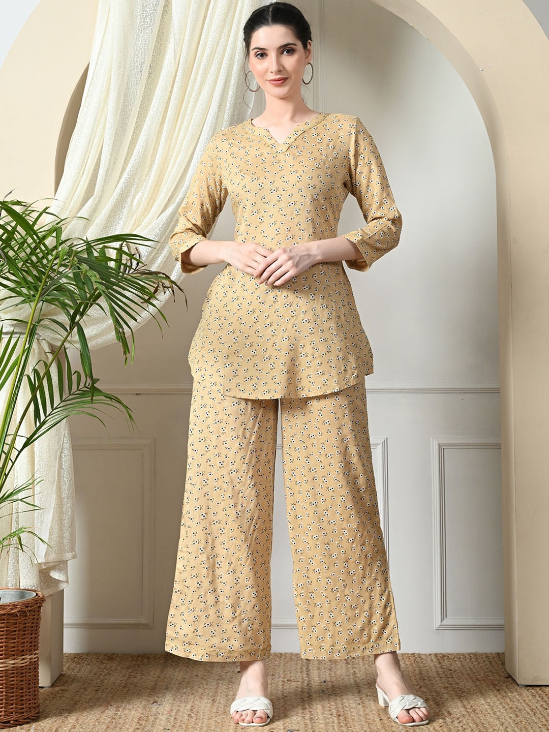 

Netreyam Floral Printed Notch Neck Top With Palazzos, Beige