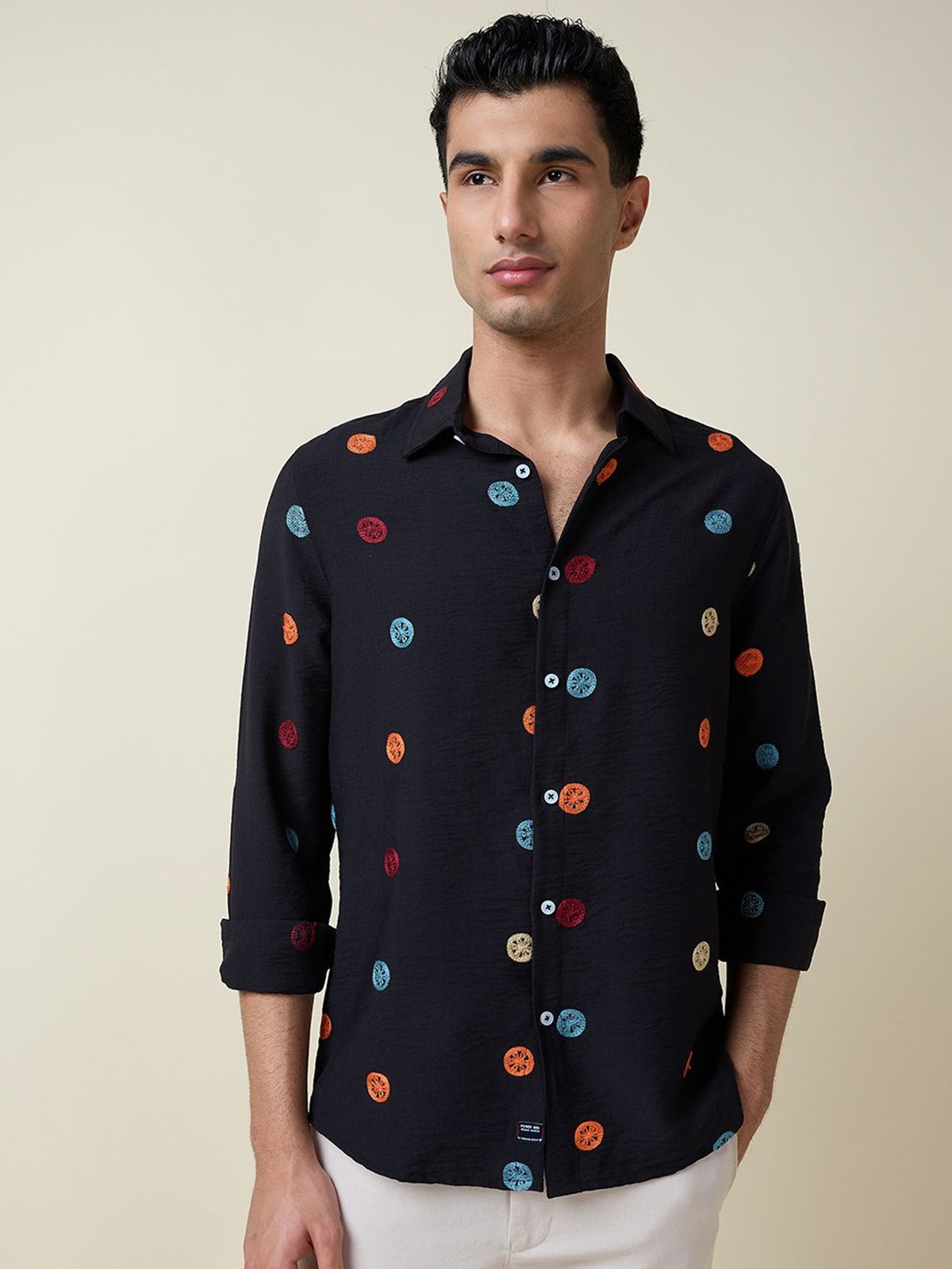 

Thomas Scott Men Premium Fit Spread Collar Solid Casual Shirt, Black