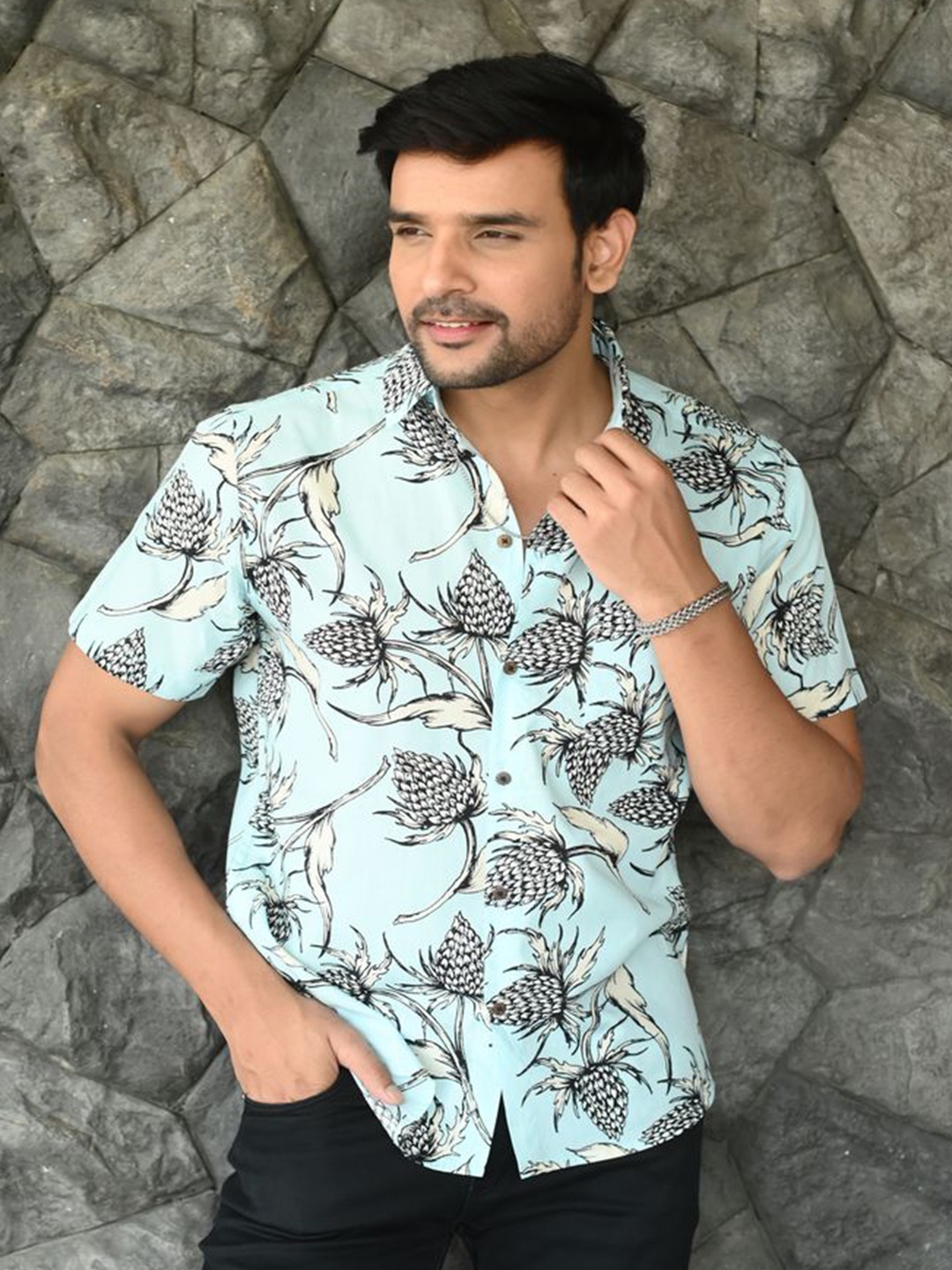

Style Matters Men Standard Fit Spread Collar Floral Printed Cotton Casual Shirt, Blue