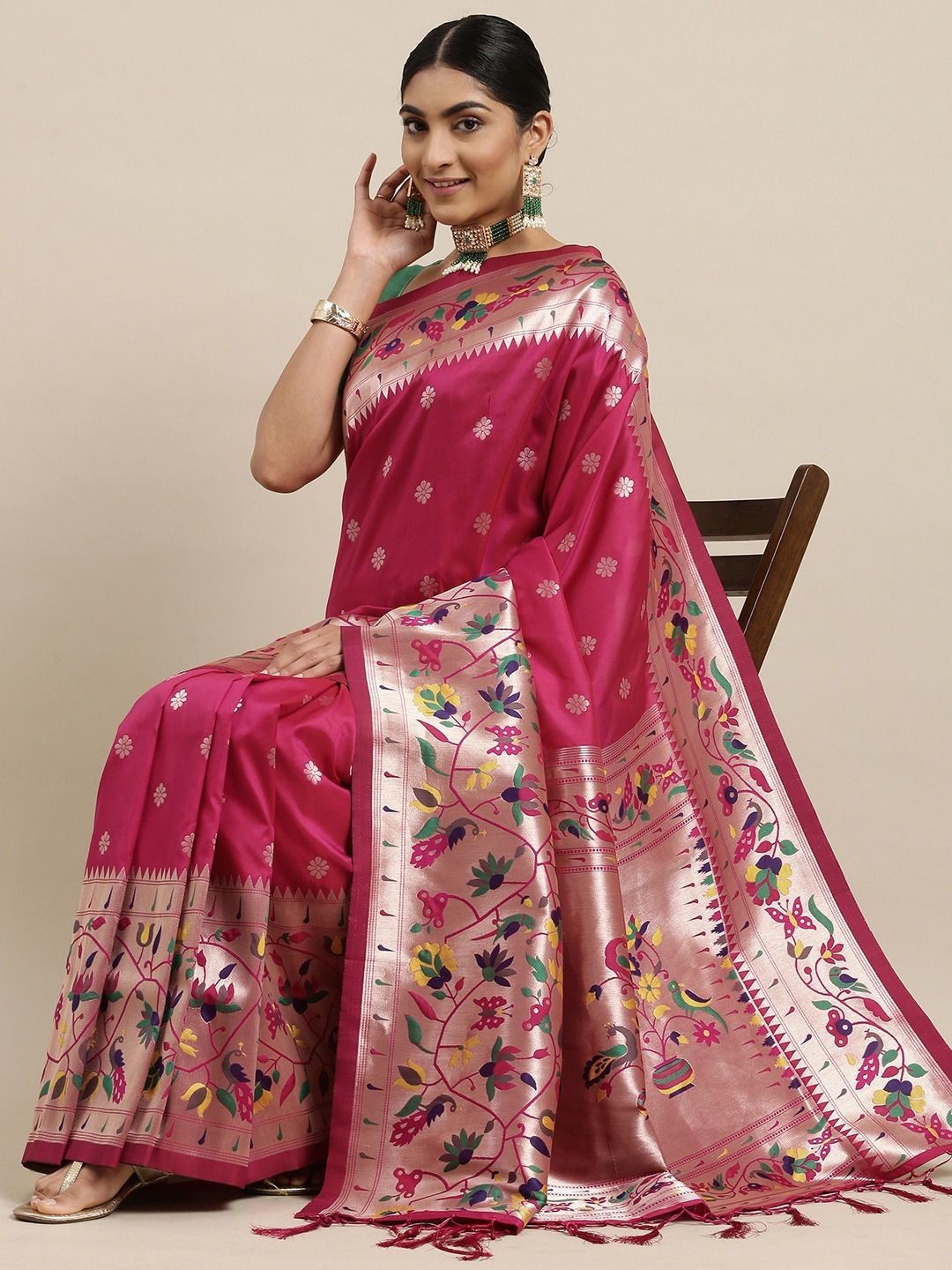 

DIVASTRI Woven Design Zari Paithani Saree, Maroon