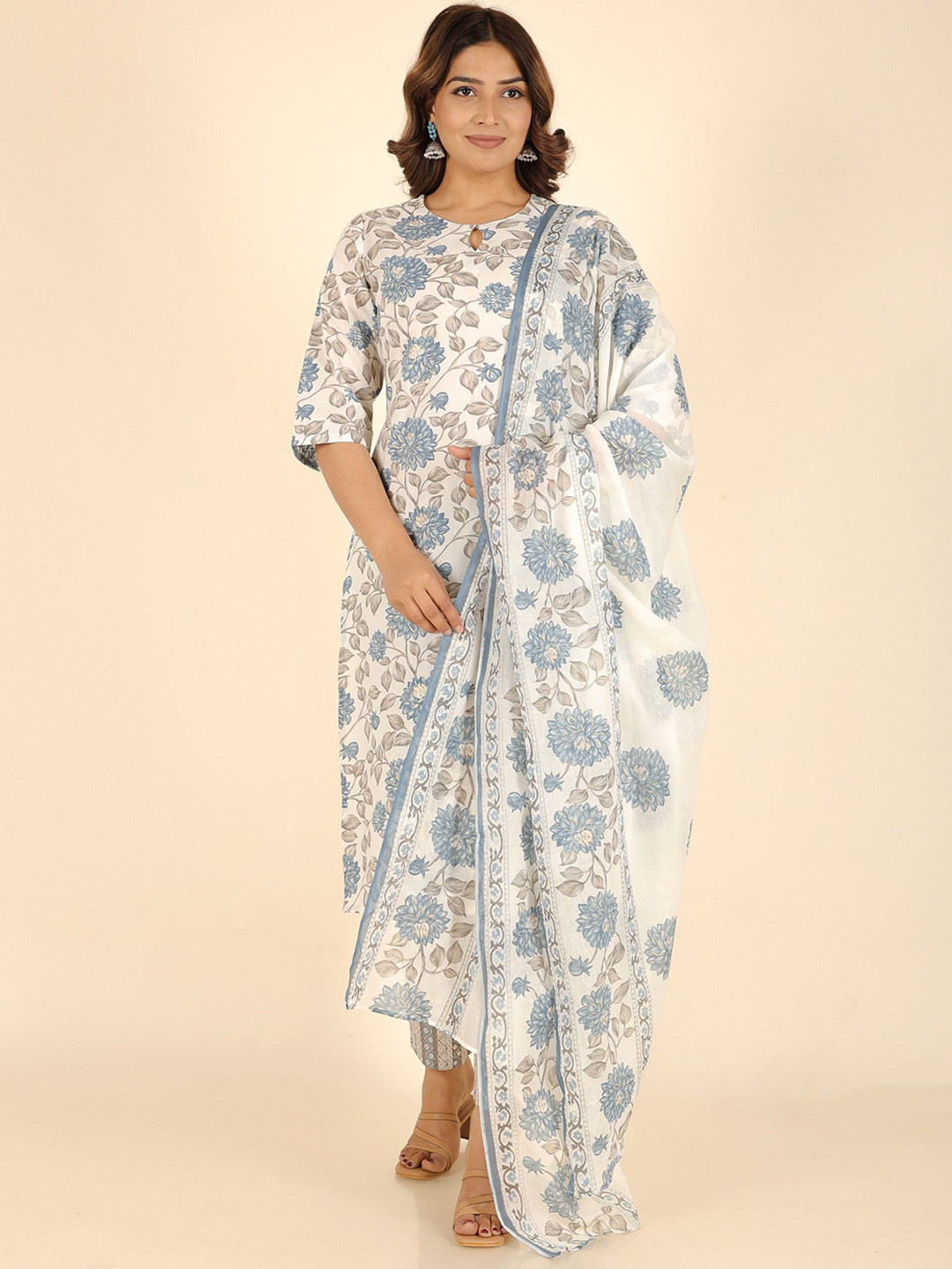 

Aramya Floral Printed Keyhole Neck Straight Pure Cotton Kurta With Trousers And Dupatta, White