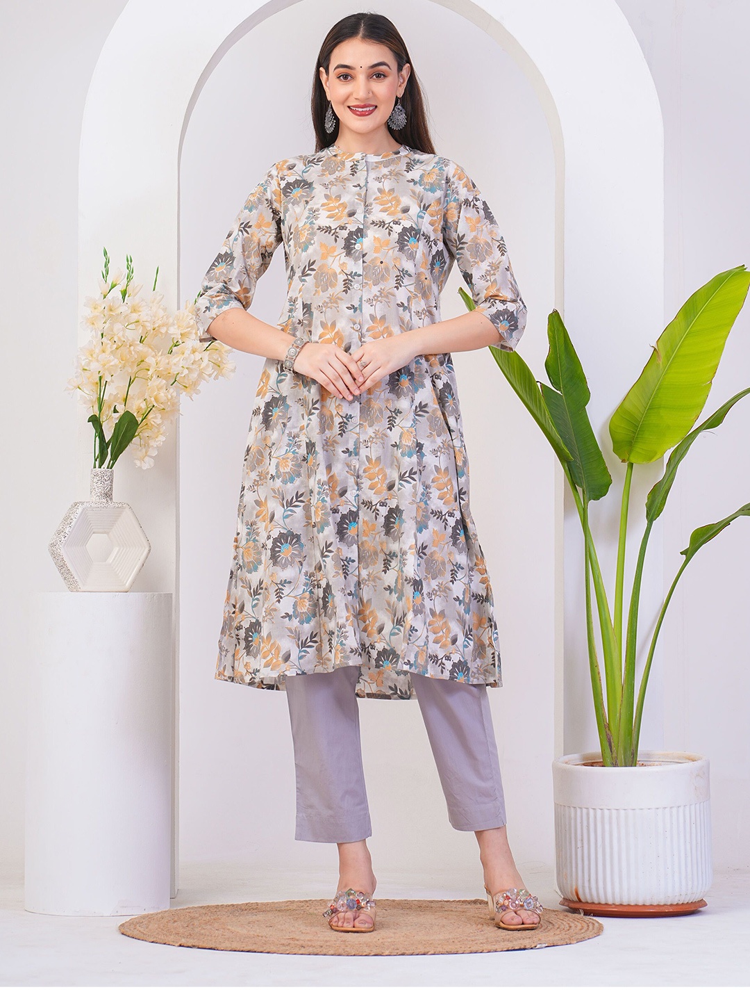 

GATIM Floral Printed Sequinned Cotton Straight Kurta, White