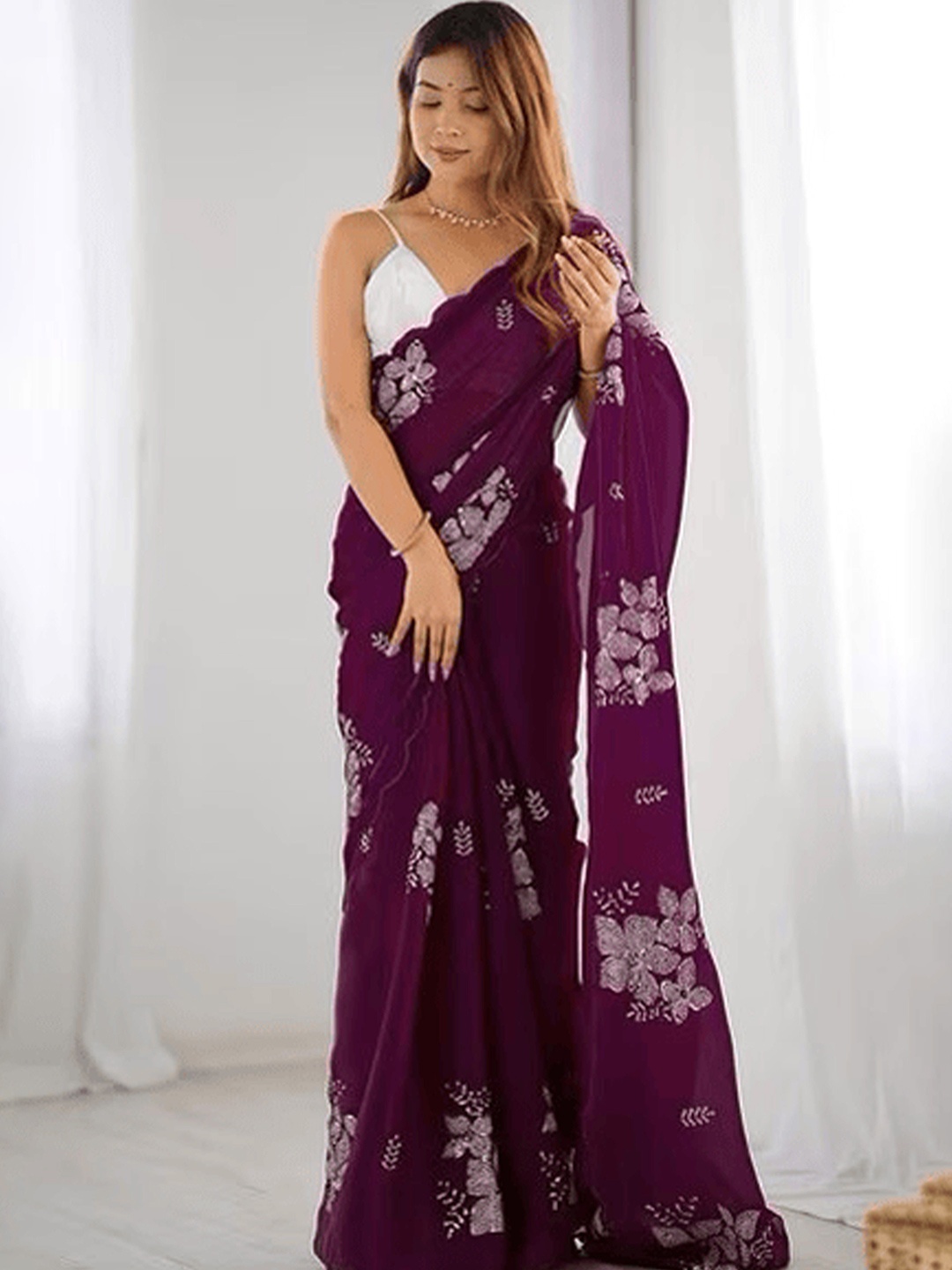 

Divyadham Textiles Floral Sequinned Bomkai silk Saree, Purple