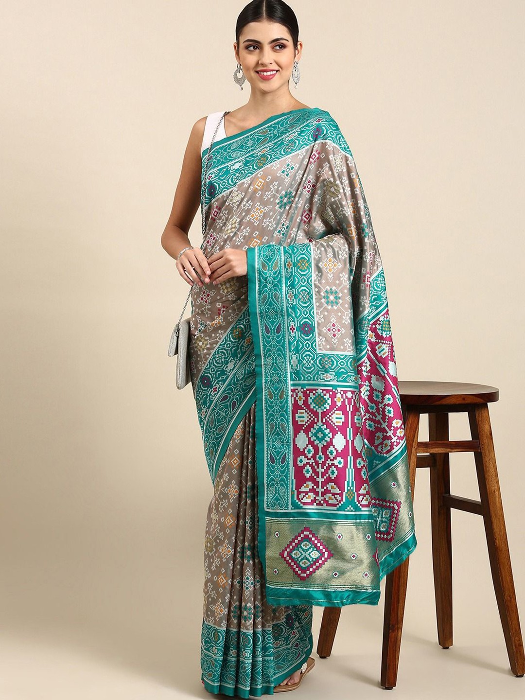

DIVASTRI Women Woven Design Zari Patola Saree, Grey
