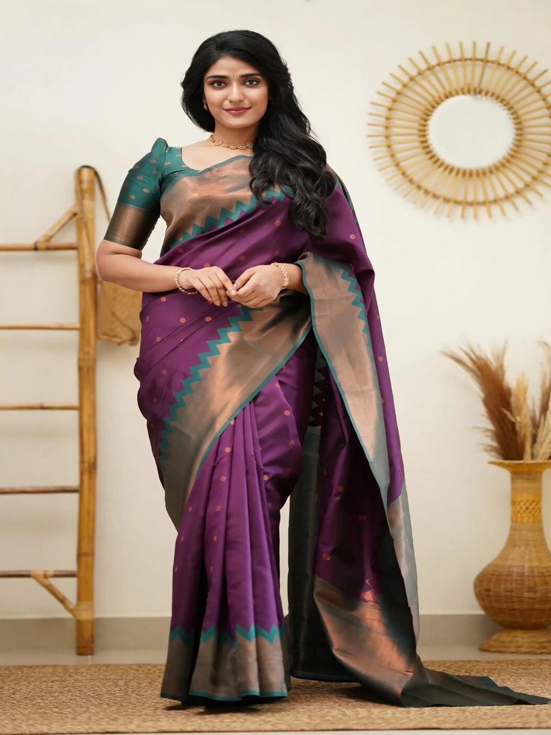 

APNISHA Woven Design Zari Pure Silk Banarasi Saree, Purple