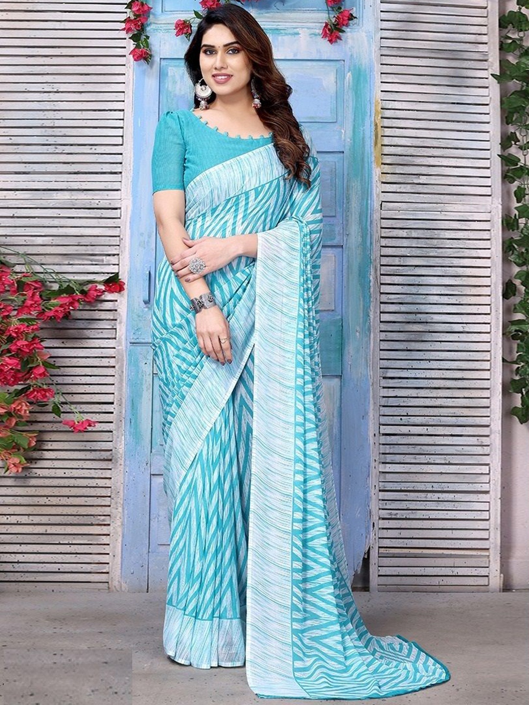 

Styleveda Geometric Block Printed Saree, Turquoise blue