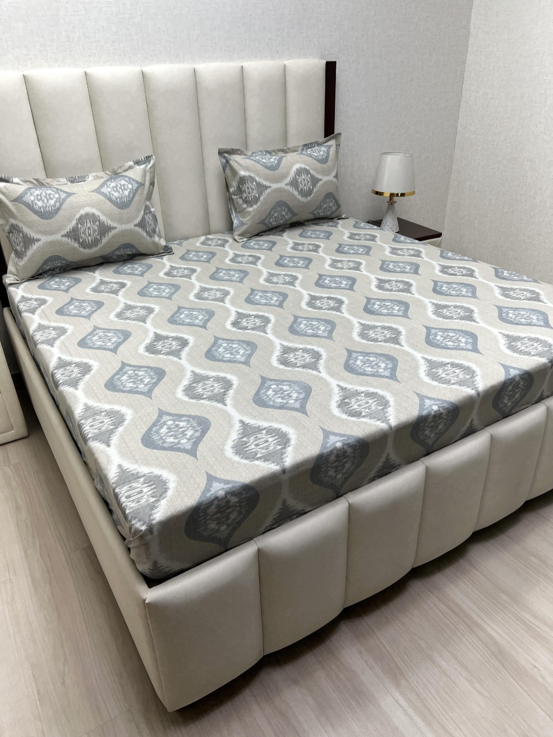 

Pure Decor Velar Fur Sib White Printed Pure Cotton 240 TC King Bedsheet Set 2.74m x 2.74m