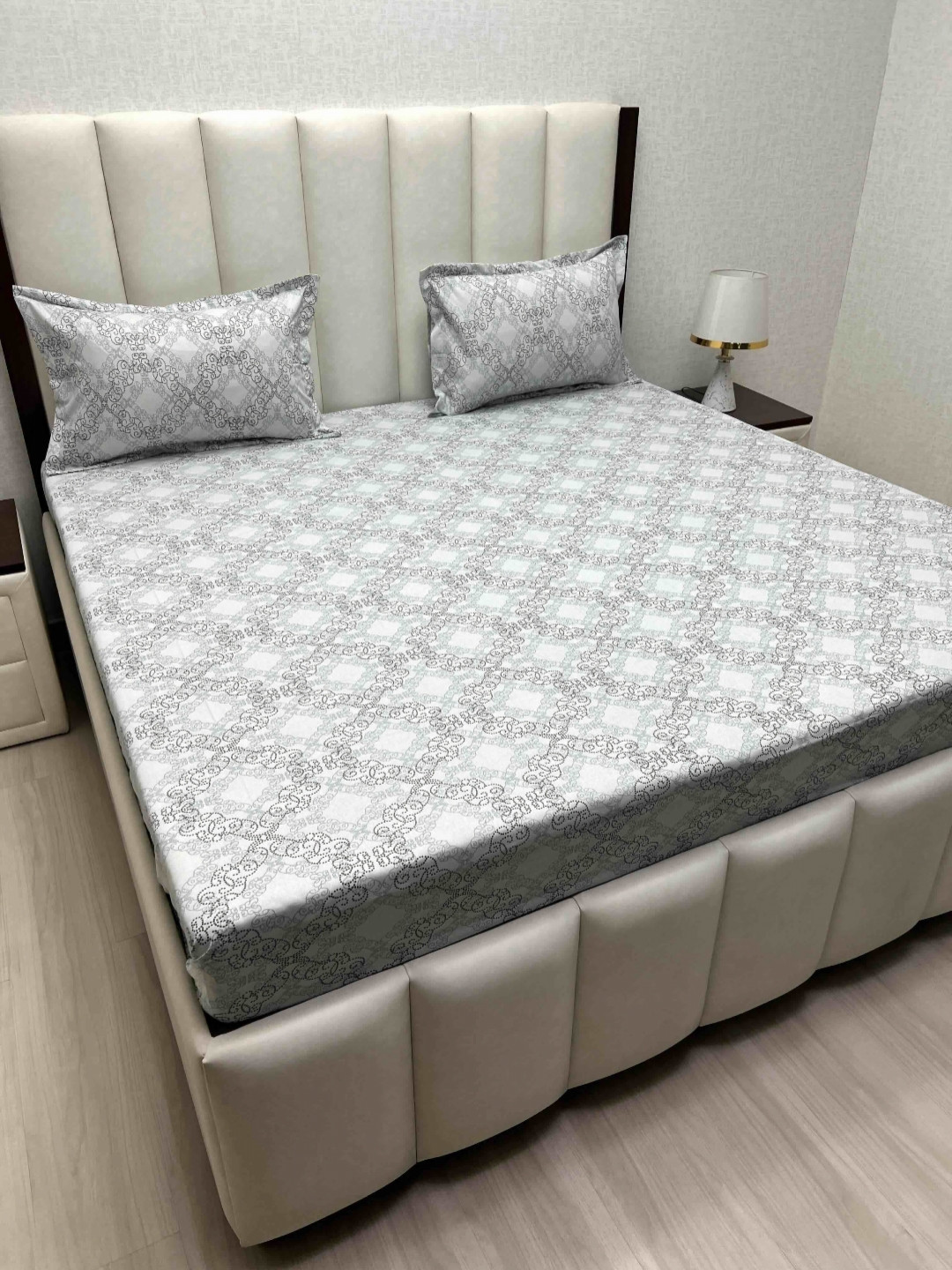 

Pure Decor Velar Fur Sib Brown Printed Pure Cotton 330TC King Bedsheet Set 2.74 m x 2.74 m, Grey