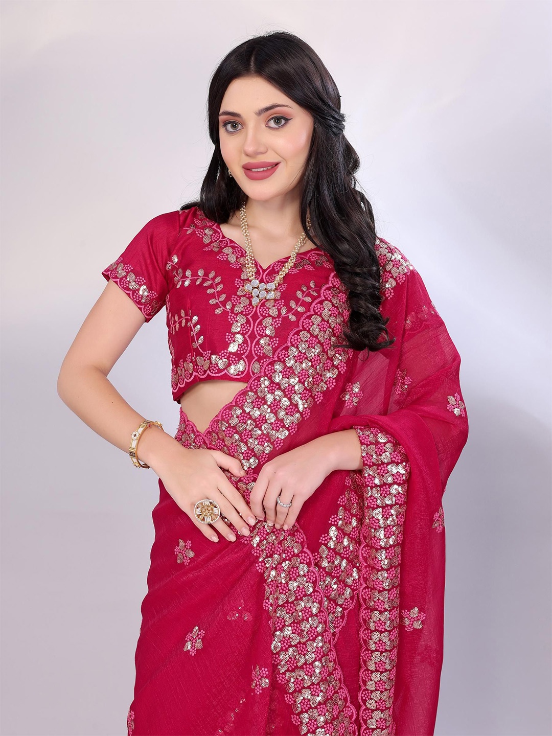 

HERE&NOW Embellished Sequinned Organza Saree, Pink
