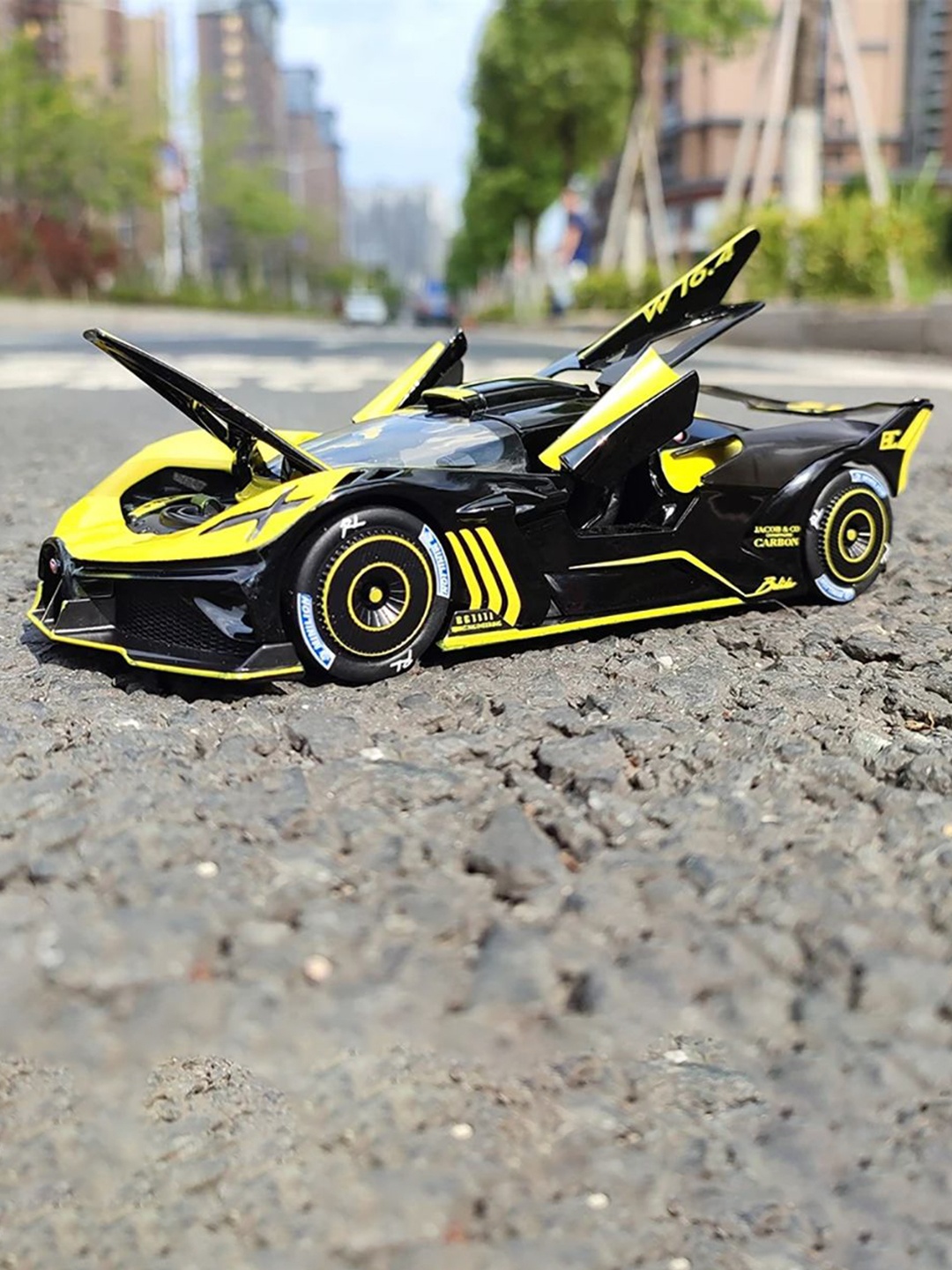 

DEUSON ECOM Kids 1:24 Bolide Toy Car Diecast Metal Car, Yellow