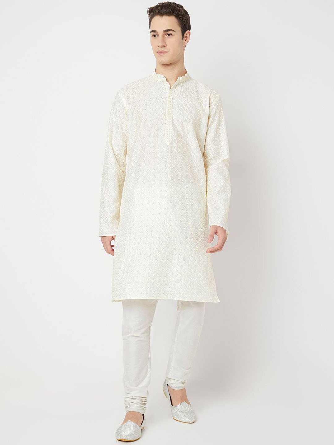 

BELLAZO Floral Embroidered Mandarin Collar Chikankari Straight Kurta, Cream