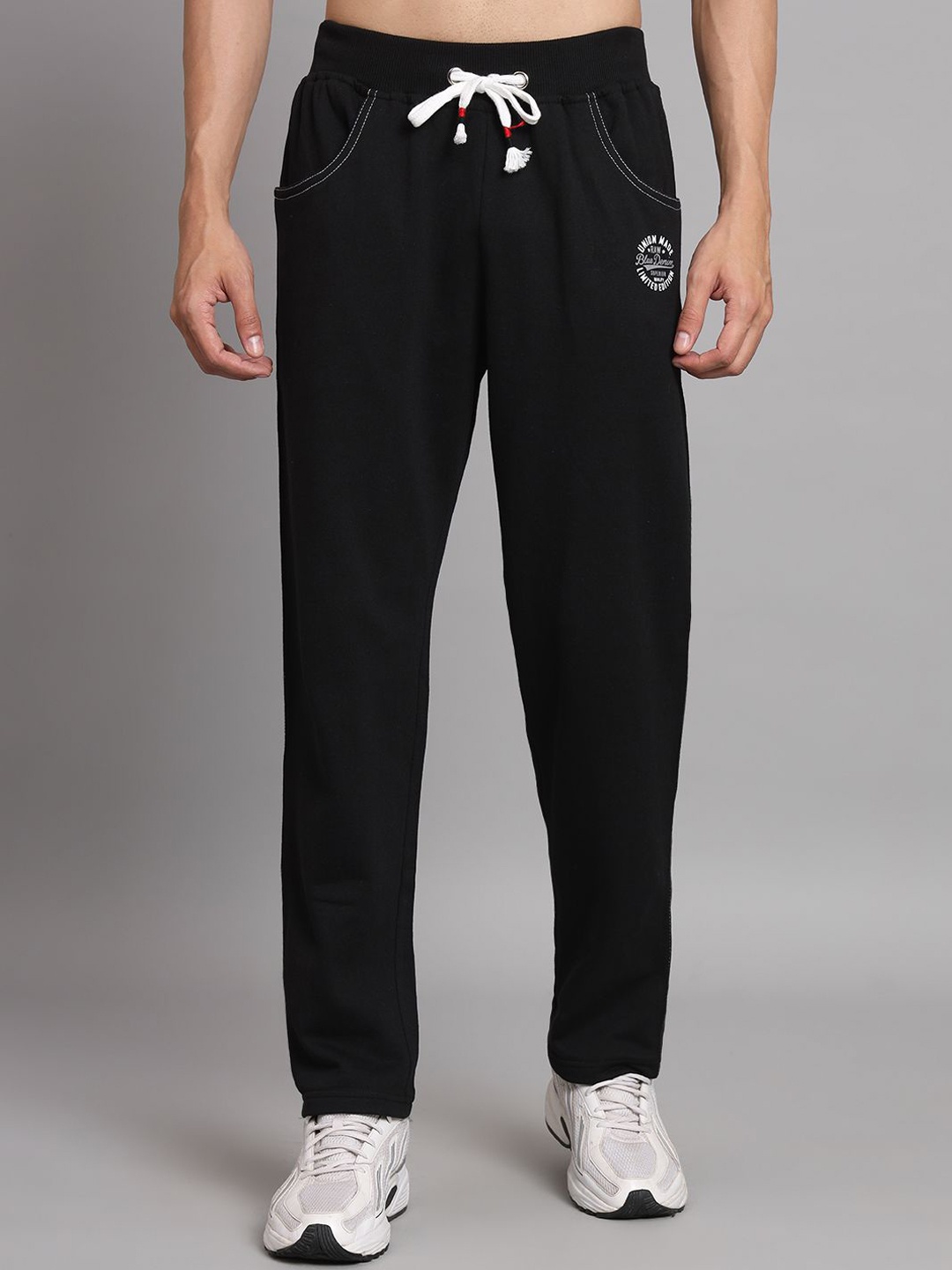 

RENUOVO Men Mid Rise Track Pants, Black